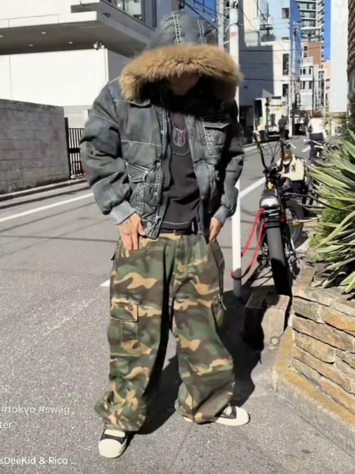 Supreme x True Religion Puffer Jacket Dirty Indigo - 25FW 착용 스타일 - 2