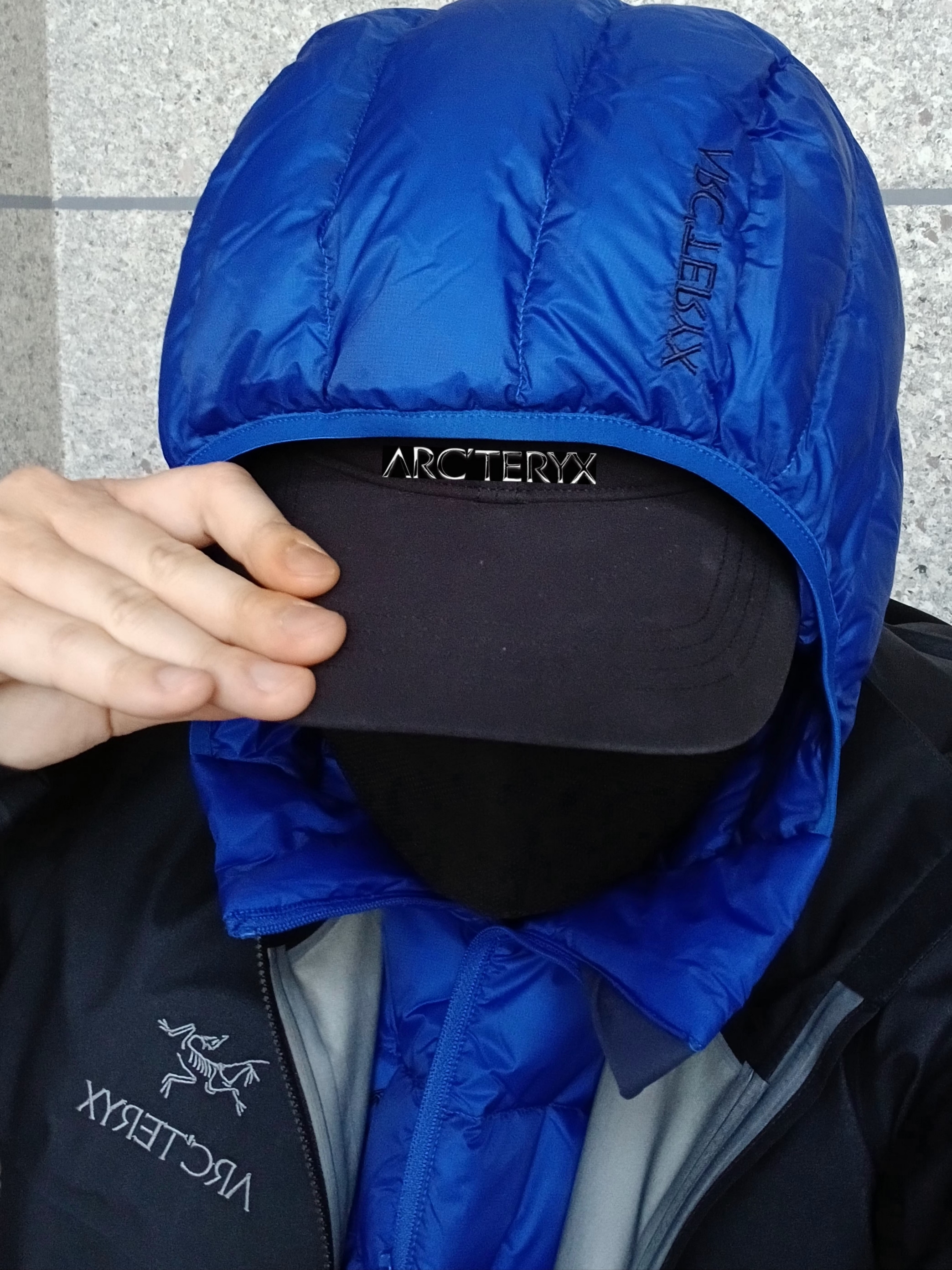 Arc'teryx Bird Word Cap 24K Black, Arc'teryx Beta Jacket Black 착용 스타일 - 1