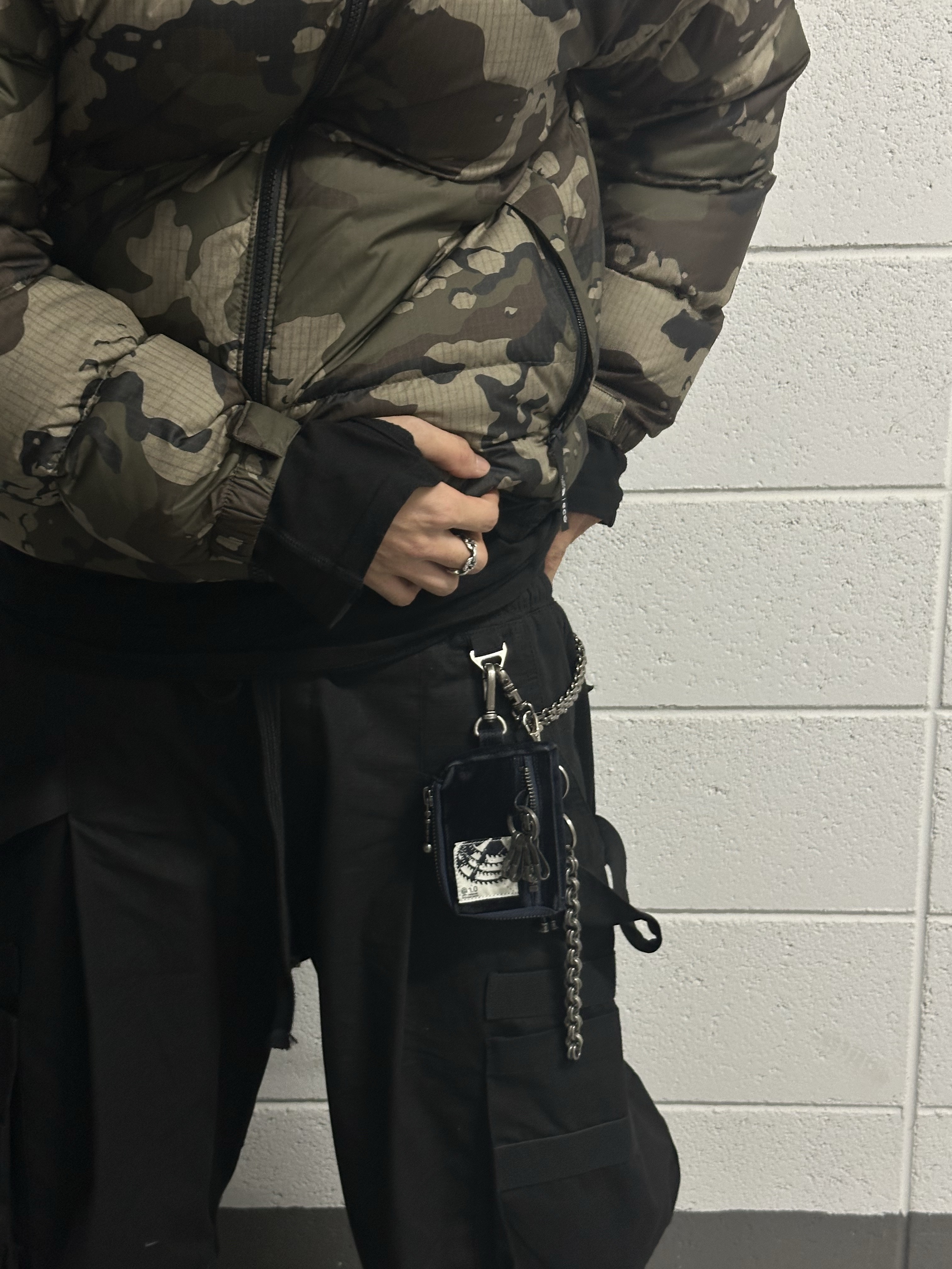 The North Face 1996 Novelty Nuptse Jacket Woodland Camo, Converse x Drkshdw Turbowpn Black Cream 착용 스타일 - 3