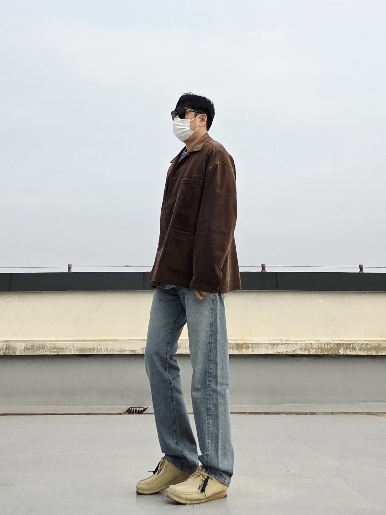 Levi's LVC 1955 Japan 501 Jean Blackjack Blue, Clarks Wallabee Maple Suede 착용 스타일 - 1