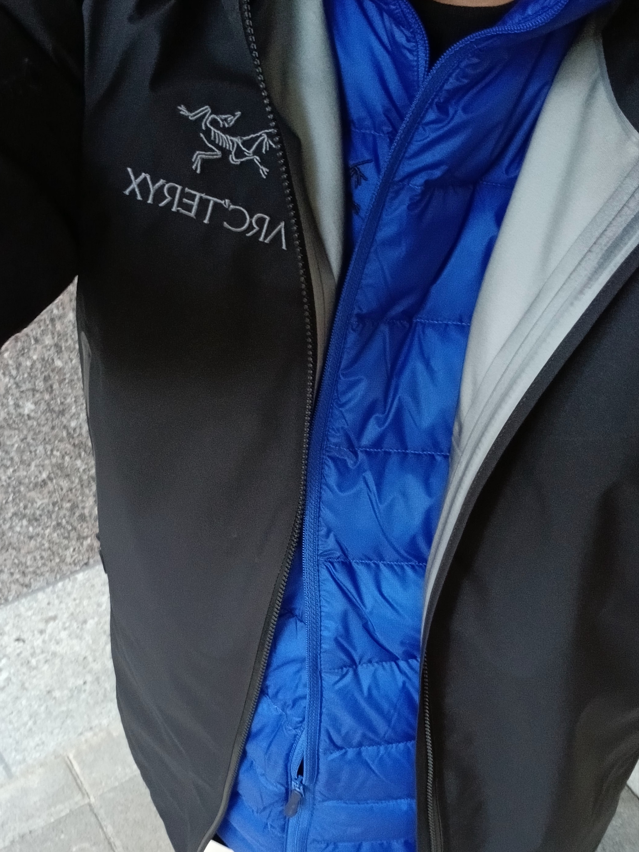 Arc'teryx Bird Word Cap 24K Black, Arc'teryx Beta Jacket Black 착용 스타일 - 3