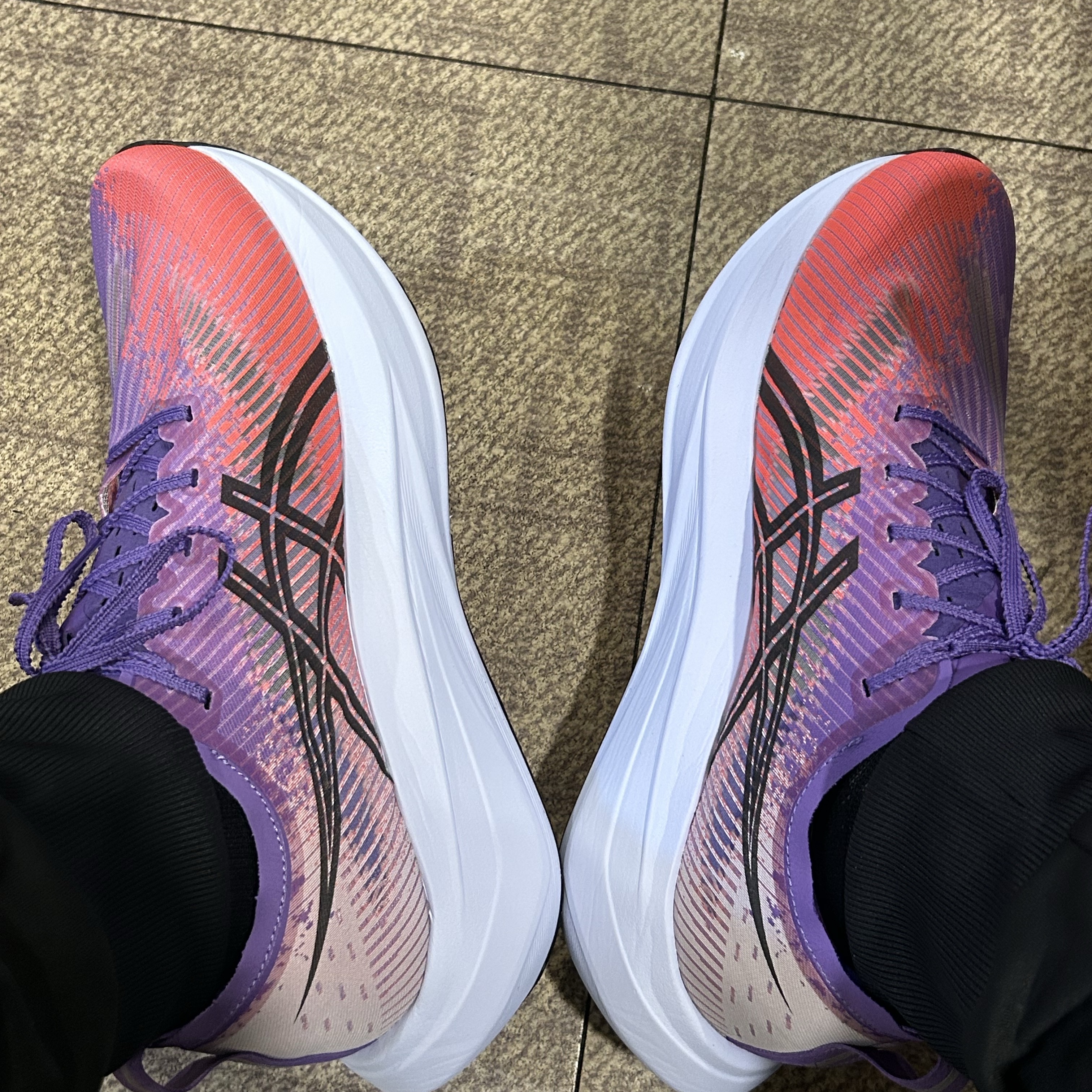 Asics Megablast Edo Purple Black 착용 스타일