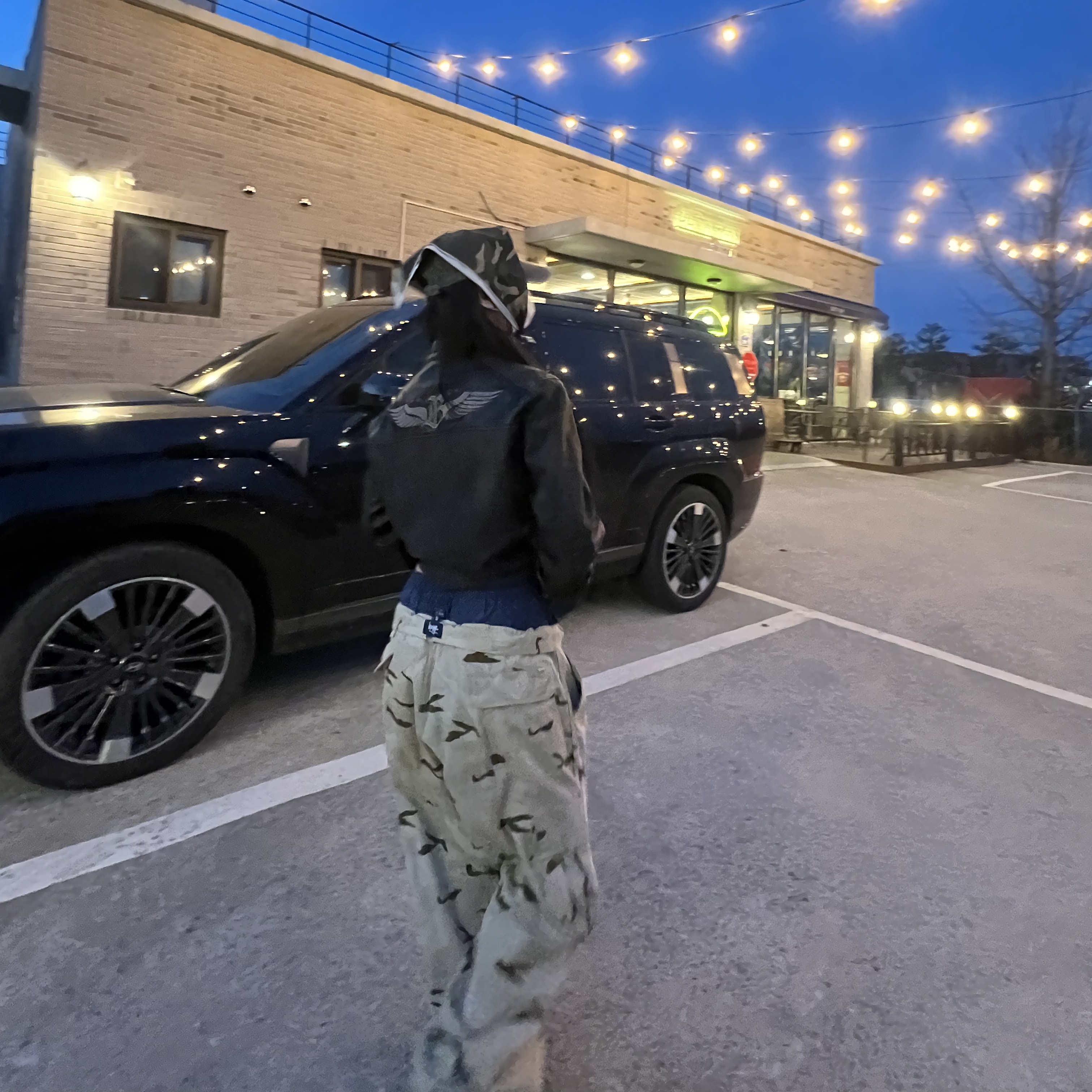 Stussy Ripstop Military Cargo Pants Desert Camo, Dr. Martens Zebzag Suede Slingback Platform Mule Black 착용 스타일 - 2