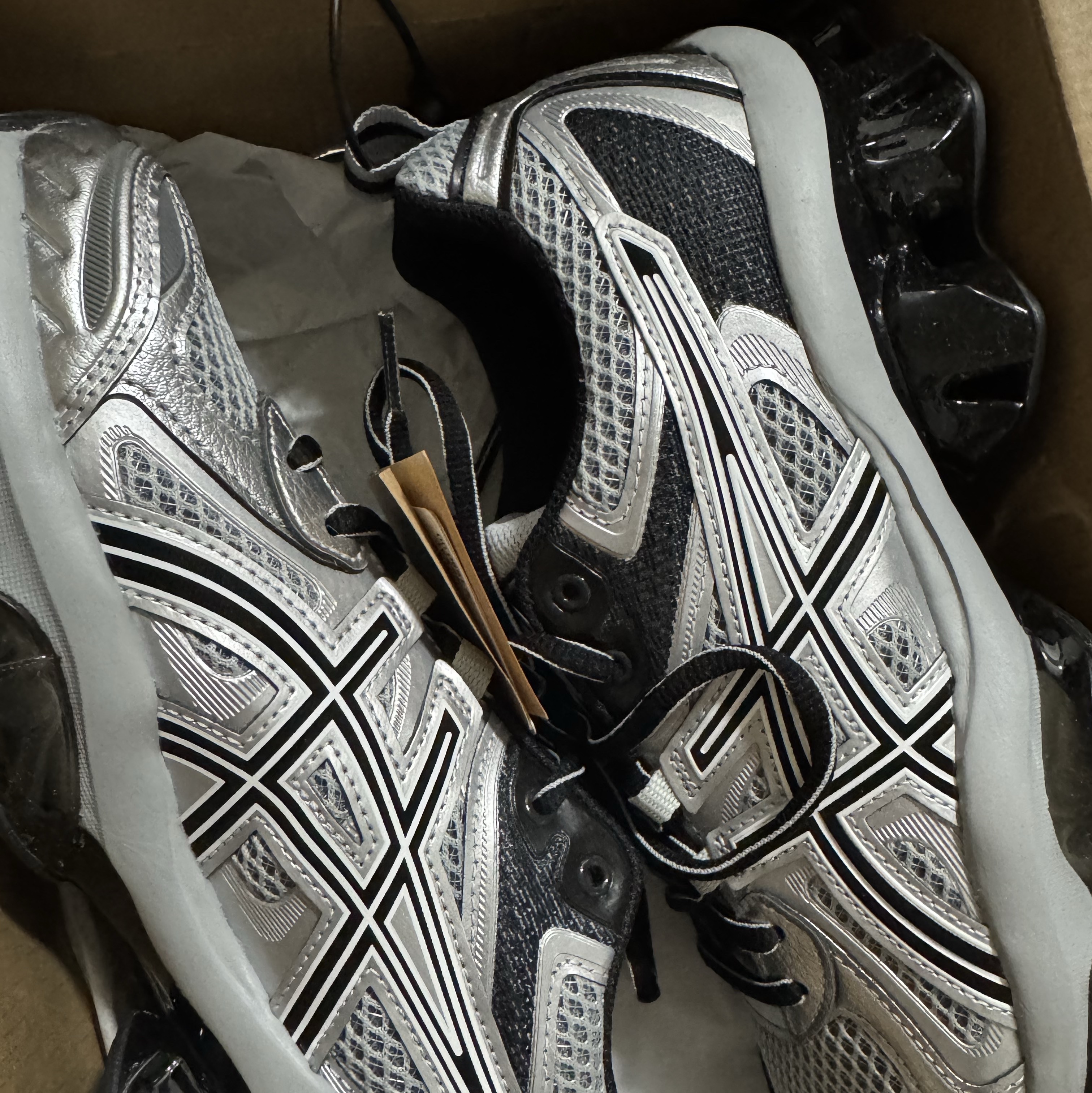Asics Gel-Quantum Kinetic Mid Grey Pure Silver 착용 스타일