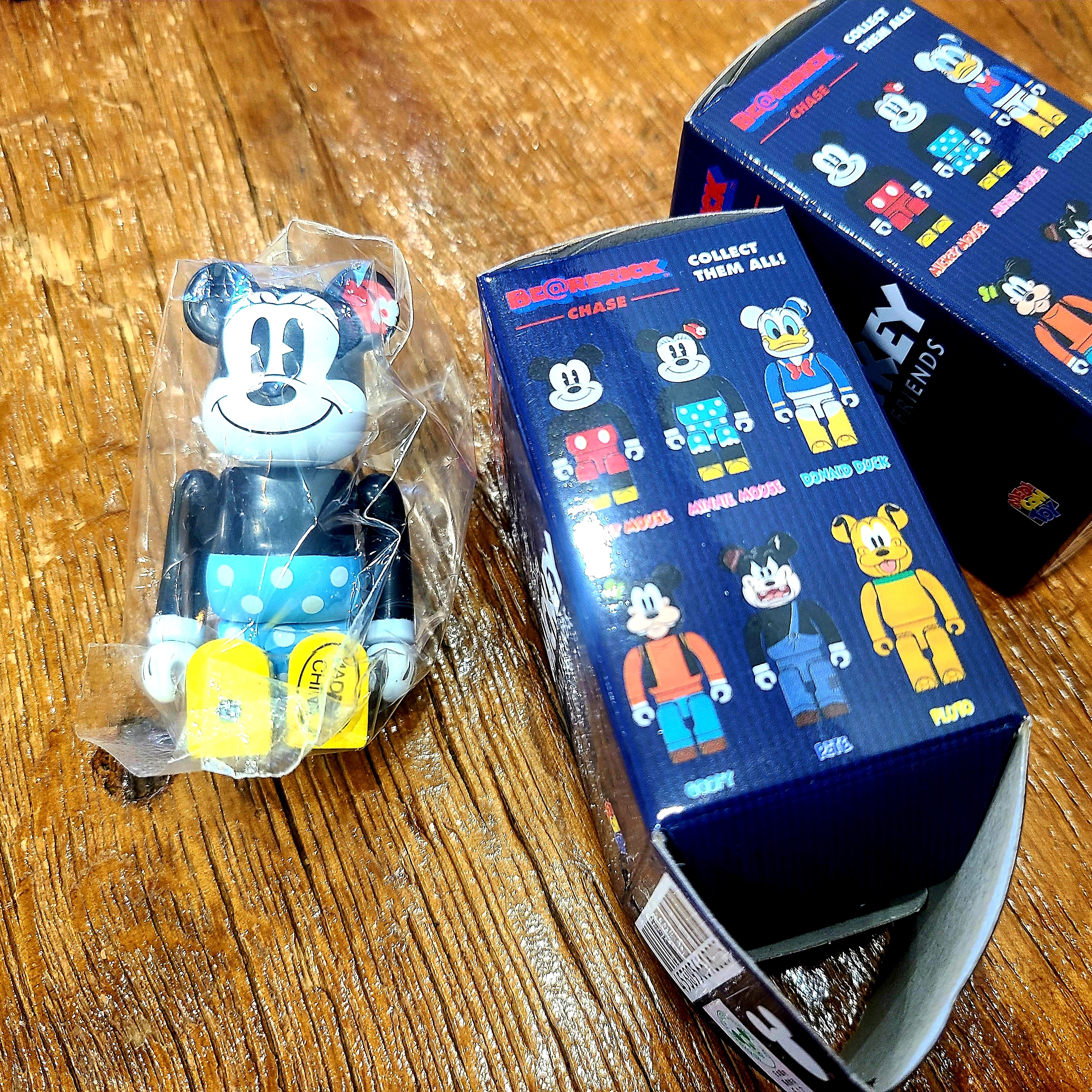 KINKIROBOT Bearbrick Chase Mickey Mouse & Friends 착용 스타일 - 2