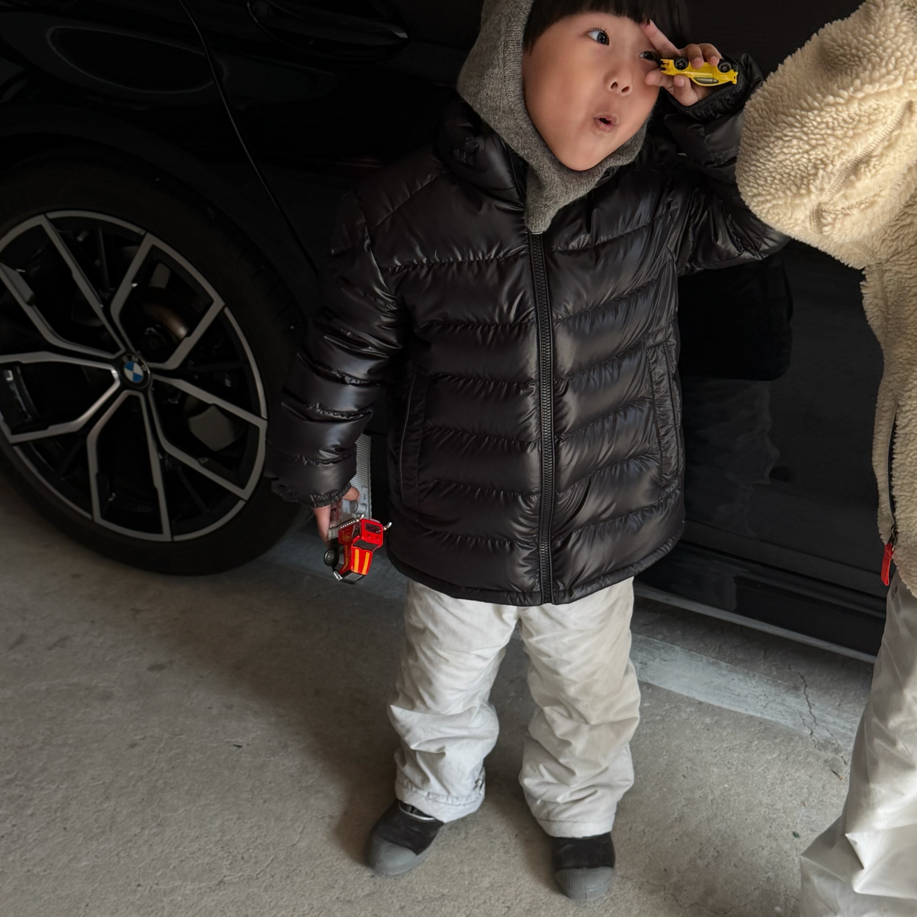 (Kids) Moncler New Maya Padding Jumper Black, Crocs x BAPE Classic Clog Chai 착용 스타일 - 3