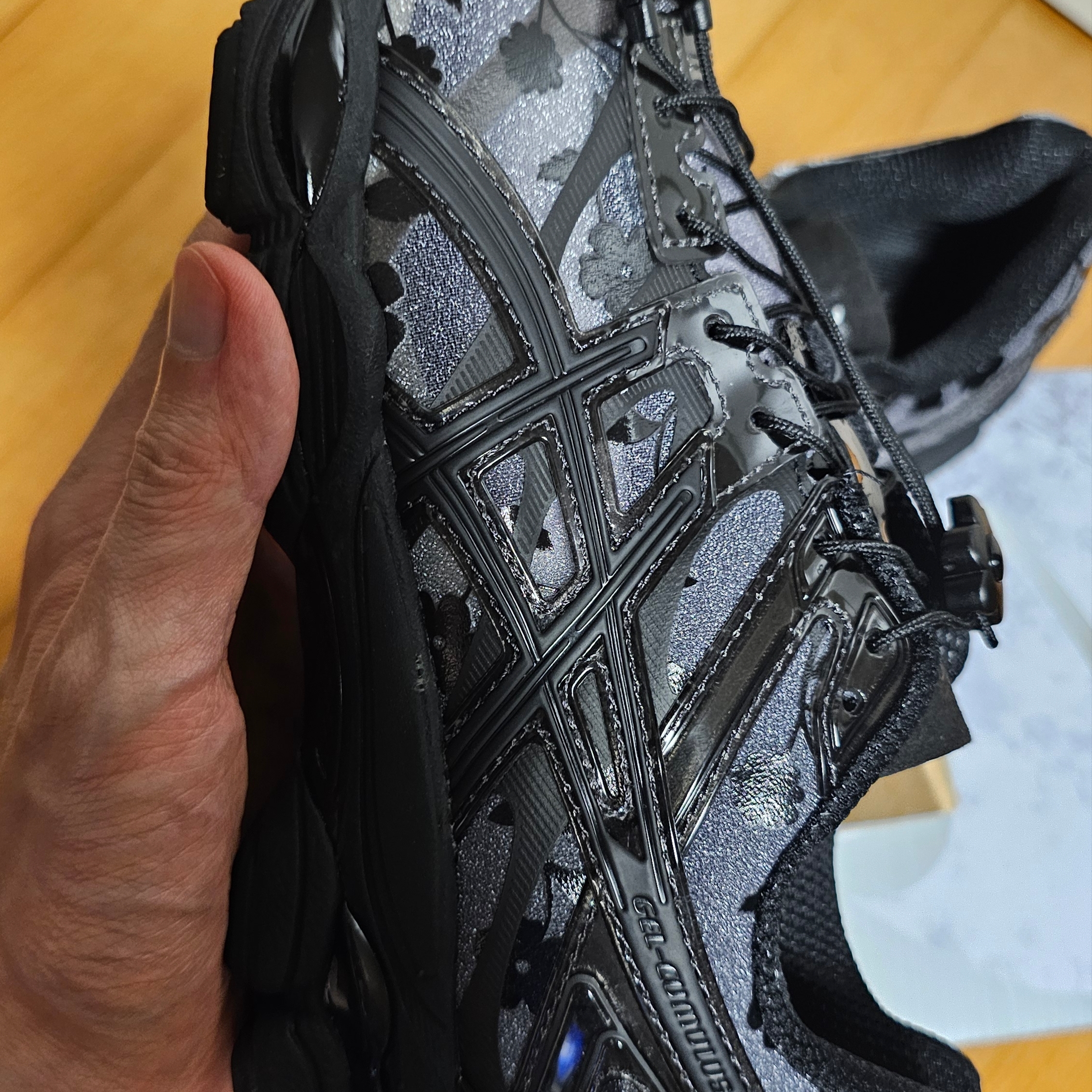 Asics x Cecilie Bahnsen Gel-Cumulus 16 Black 착용 스타일