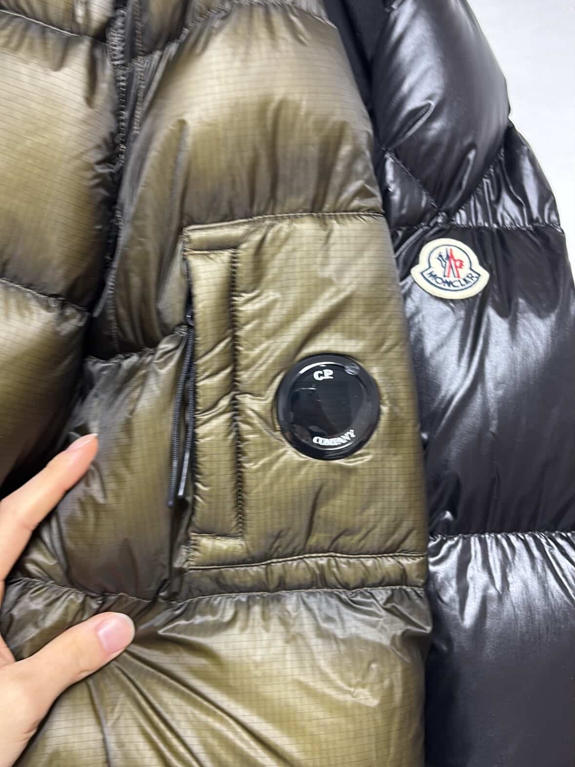 C.P. Company D.D. Shell Hooded Down Jacket Seagrass - 25FW, Moncler Vajolet Padding Jumper Black - 24FW 착용 스타일 - 4