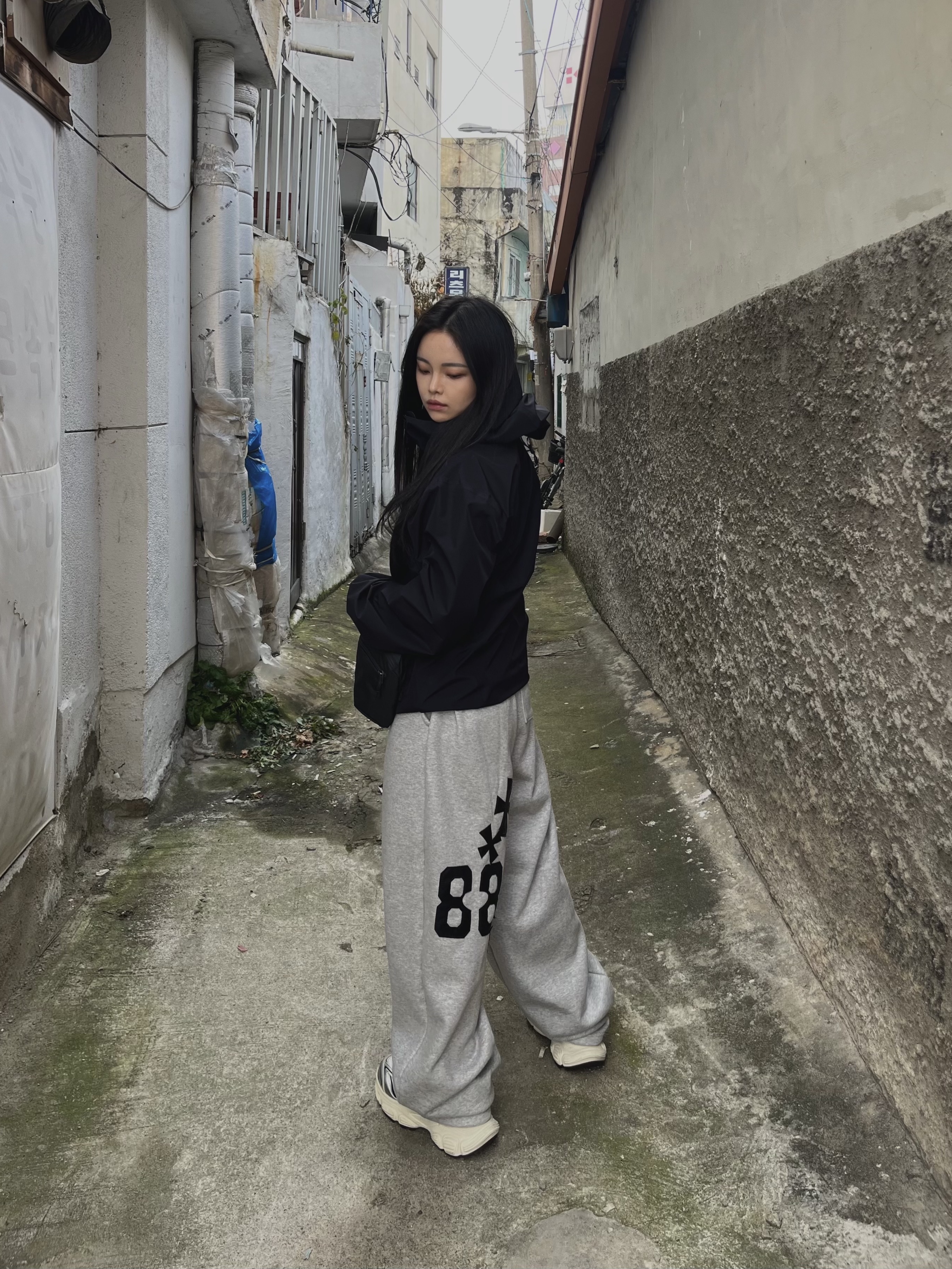 Arc'teryx Beta LT Jacket Black, Arc'teryx Mantis 2 Waistpack Black II 착용 스타일 - 3