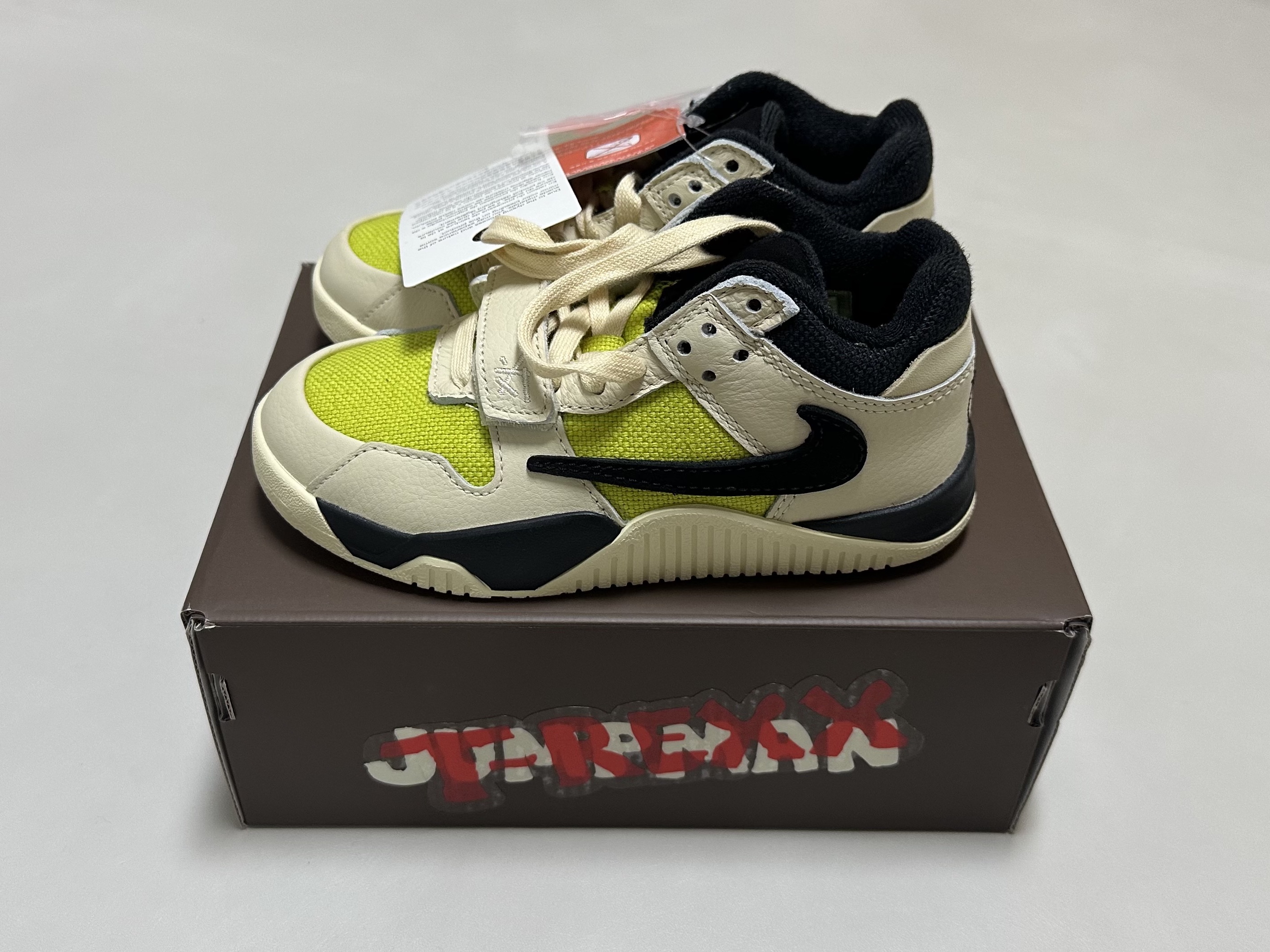 (PS) Jordan x Travis Scott Jumpman Jack TR Bright Cactus 착용 스타일