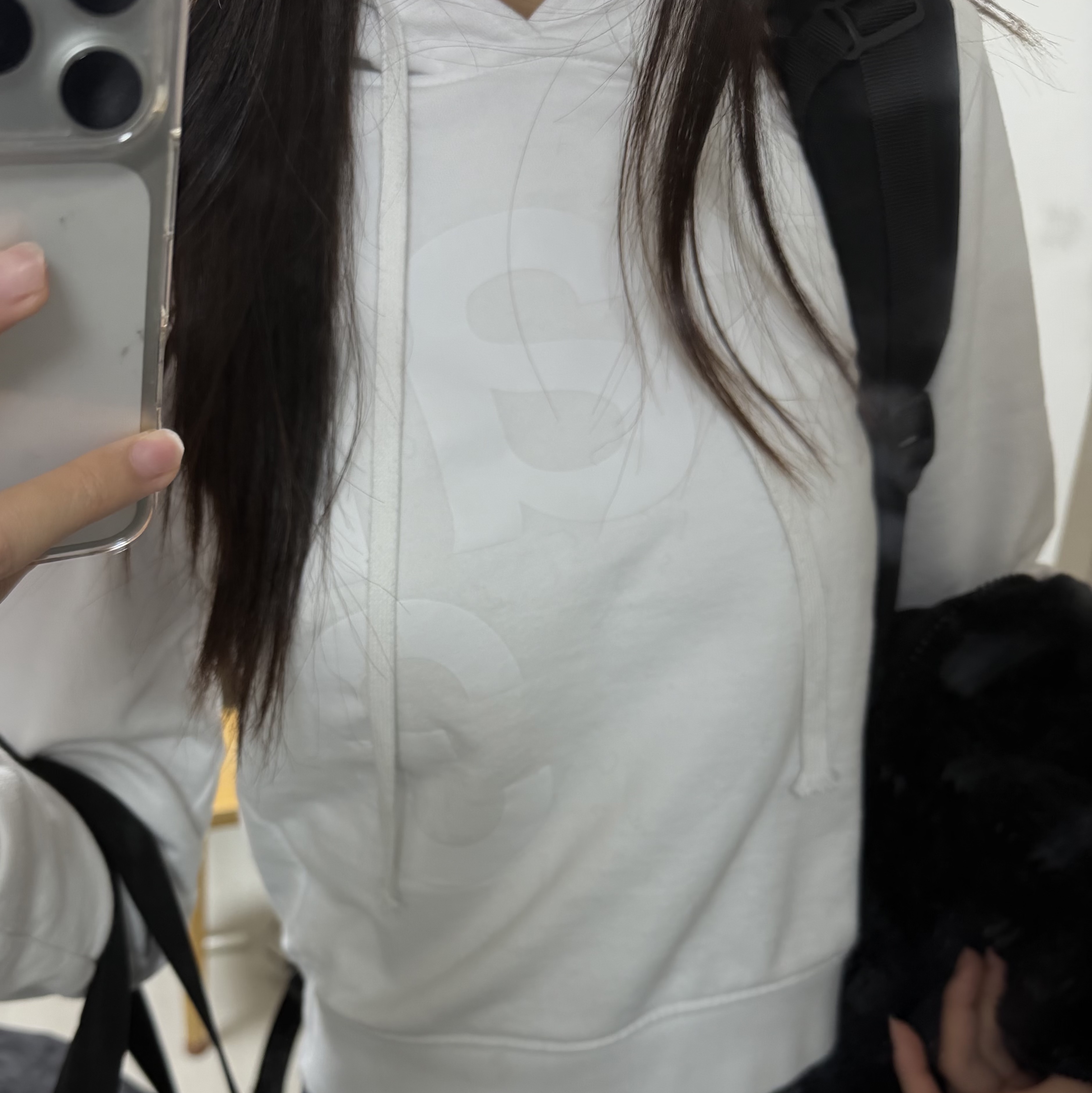 [KREAM 단독] Safarispot Women 1/2 Basic Safari Hoodie White 착용 스타일