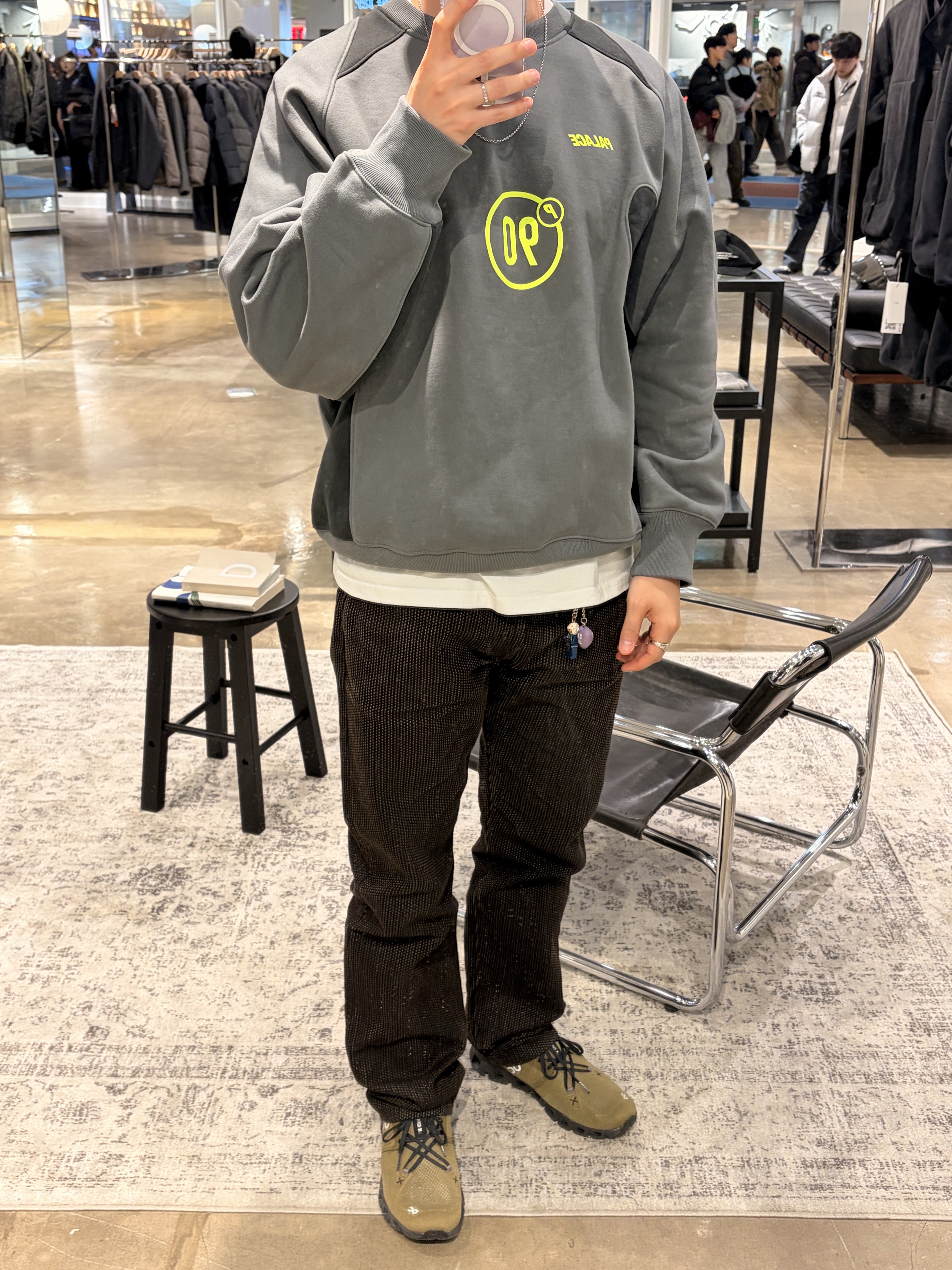 Palace x Nike Total P90 Crew Grey - 25FW 착용 스타일