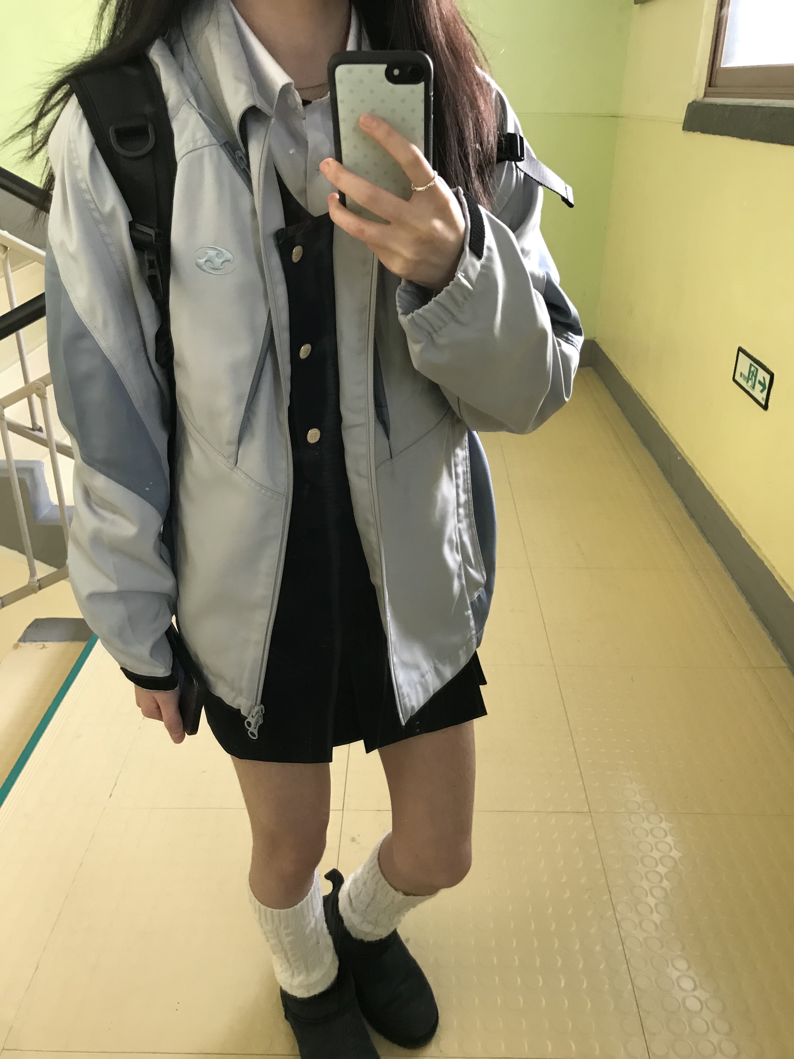 Sansan Gear Paneled Twill Jacket Grey, (W) UGG Classic Ultra Mini Boots Black 착용 스타일