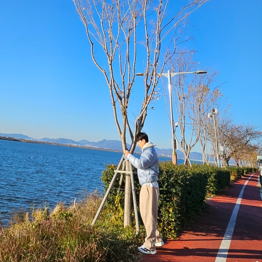 Salomon Contour Down Jacket Light Blue 착용 스타일 - 3