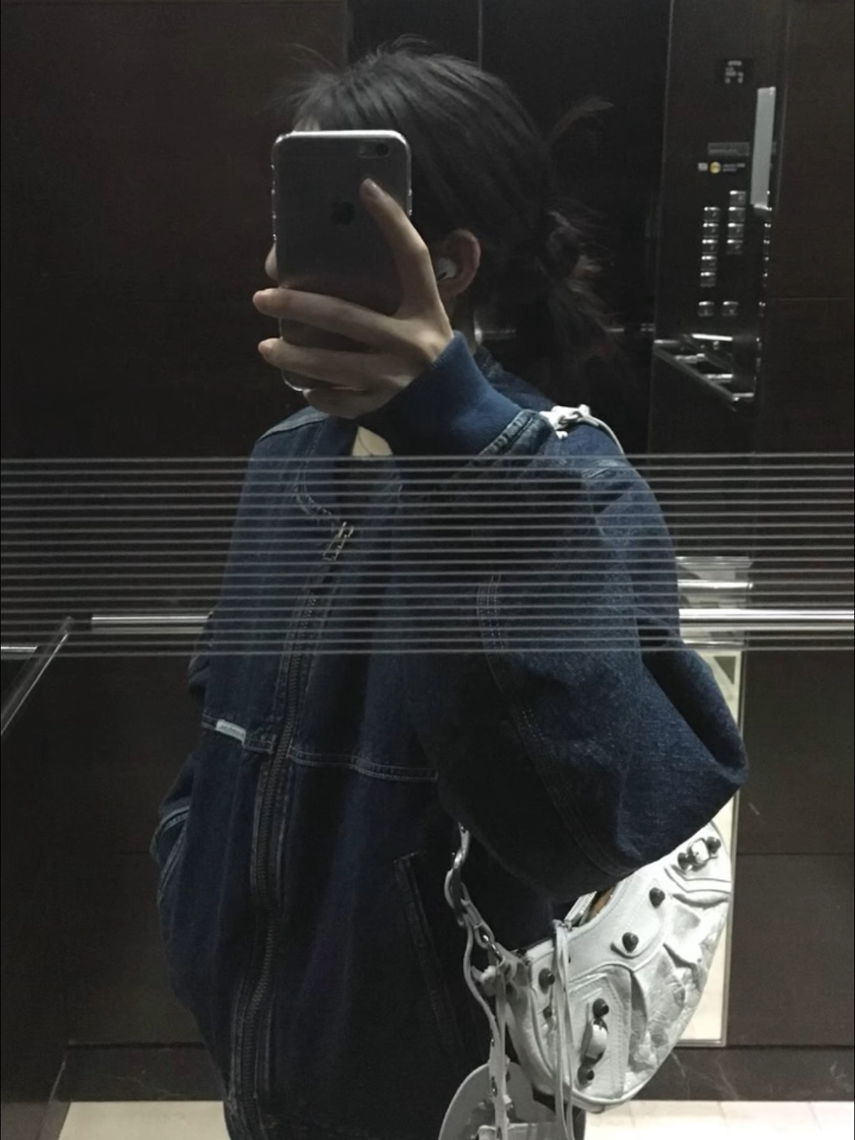 Thisisneverthat Denim Bomber Jacket Blue, Balenciaga Arena Lambskin Le Cagole XS Shoulder Bag White 착용 스타일