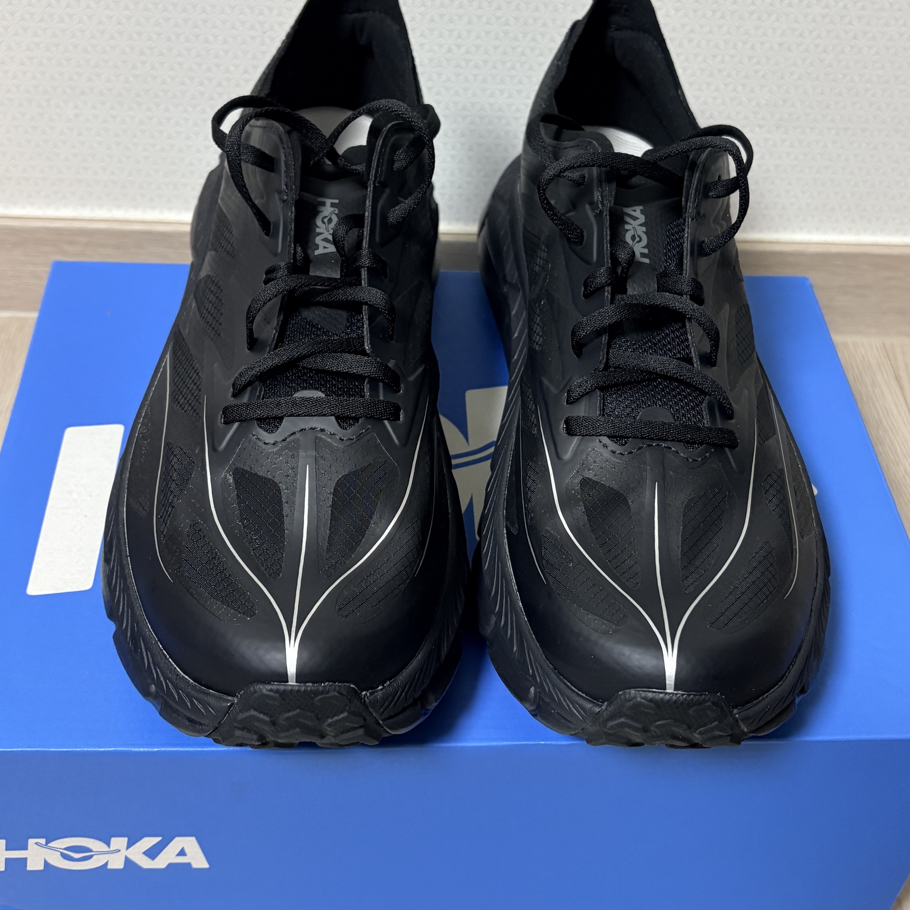 Hoka Mafate Speed 4 Lite Black Outer Orbit 착용 스타일 - 3