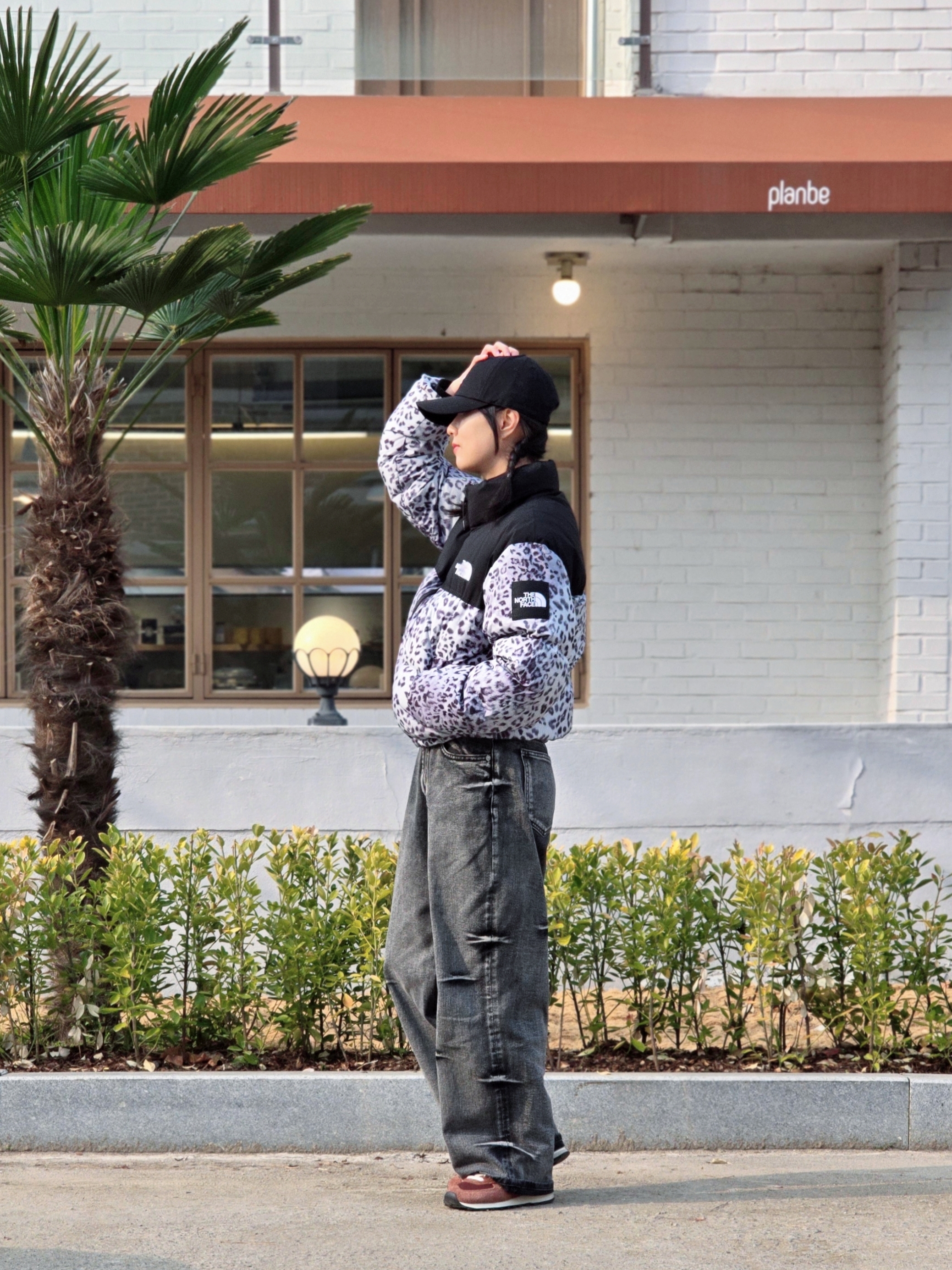 (W) The North Face White Label Novelty Nuptse Down Jacket P Silver, New Balance 574 Rich Oak - D Standard 착용 스타일 - 1