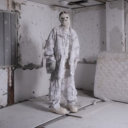 Project G/R Bondage Cross Fishtail Parka White Camo 착용 스타일 - 1