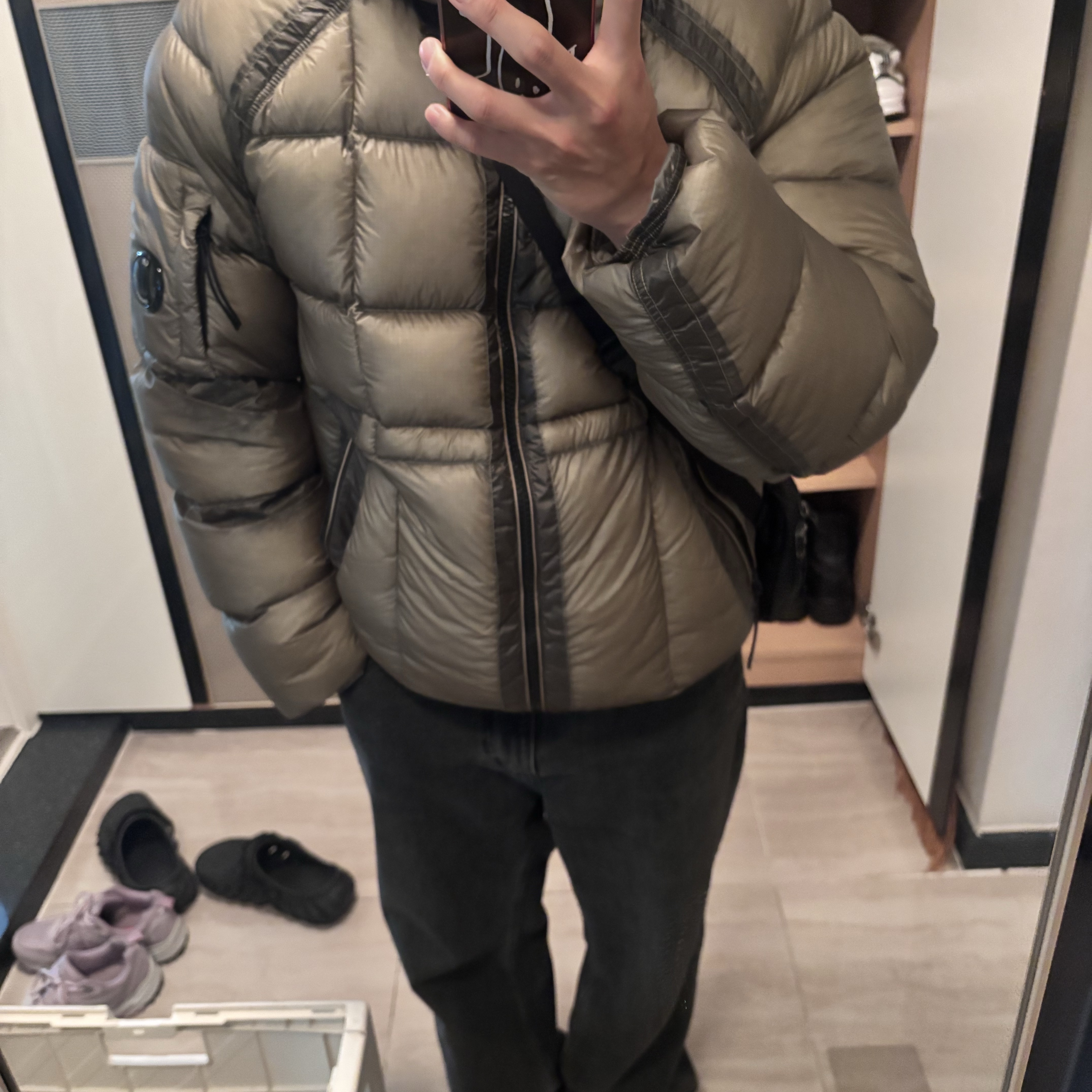 C.P. Company D.D. Shell Hooded Down Jacket Fungi Grey - 25FW 착용 스타일