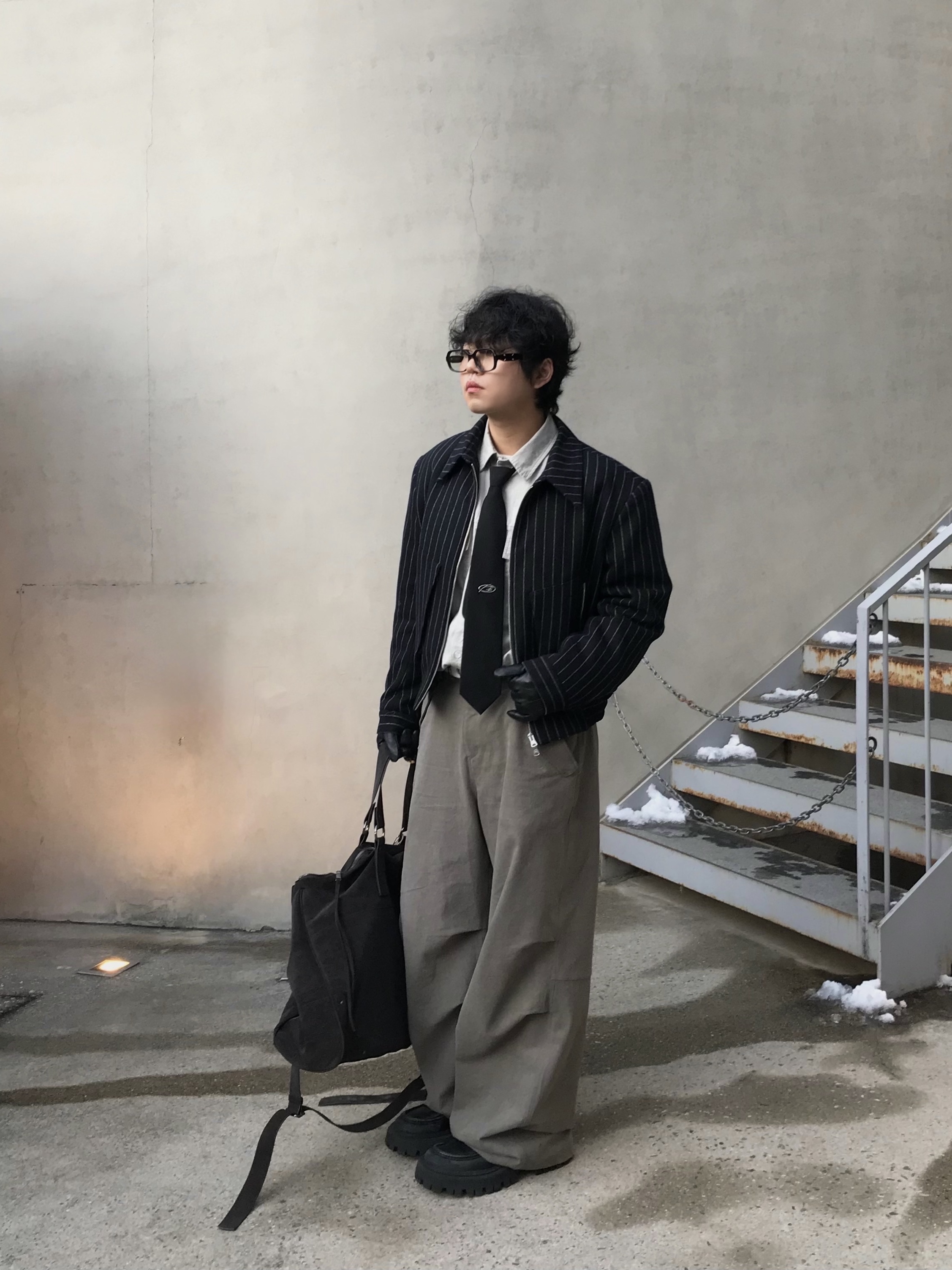 Gentle Monster x Maison Margiela MM114 Black Clear, Balenciaga Tractor Loafer Black 착용 스타일 - 1