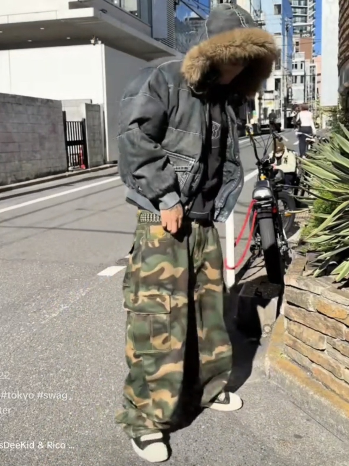 Supreme x True Religion Puffer Jacket Dirty Indigo - 25FW 착용 스타일 - 8