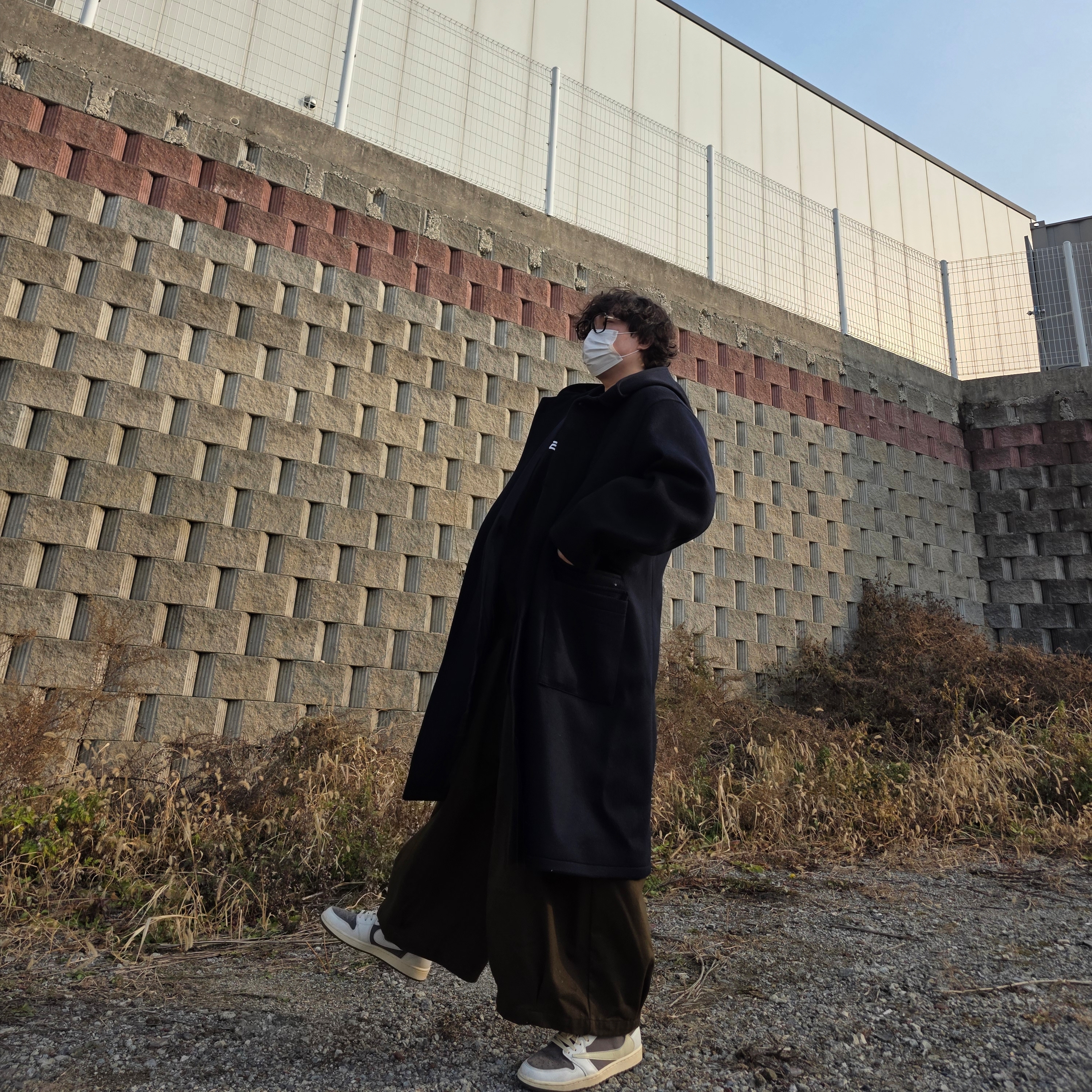 Gentle Monster Jeff 01 Black, Carhartt WIP Carhartt Sweatshirt Black White 착용 스타일 - 1
