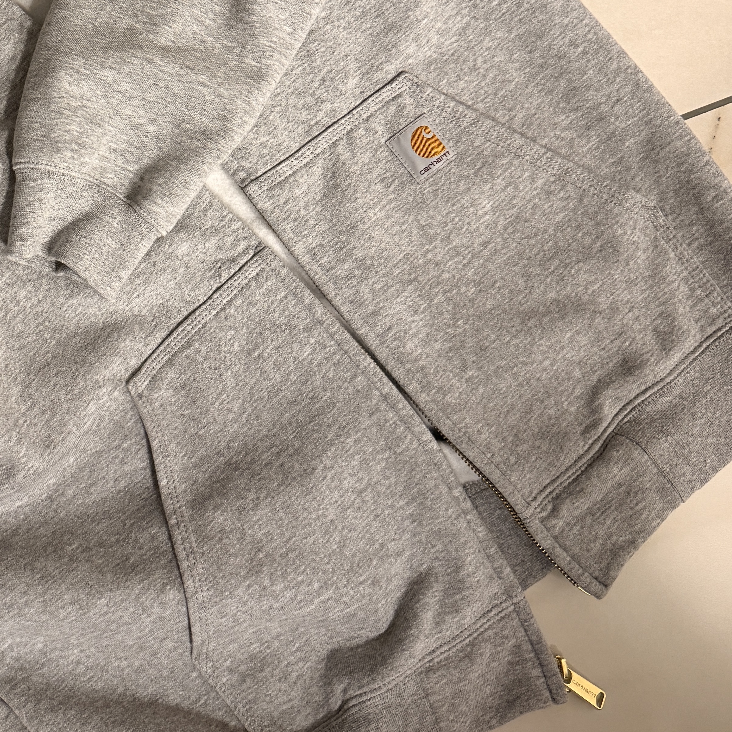 Carhartt Loose Fit Midweight Full Zip Sweatshirt Heather Grey 착용 스타일
