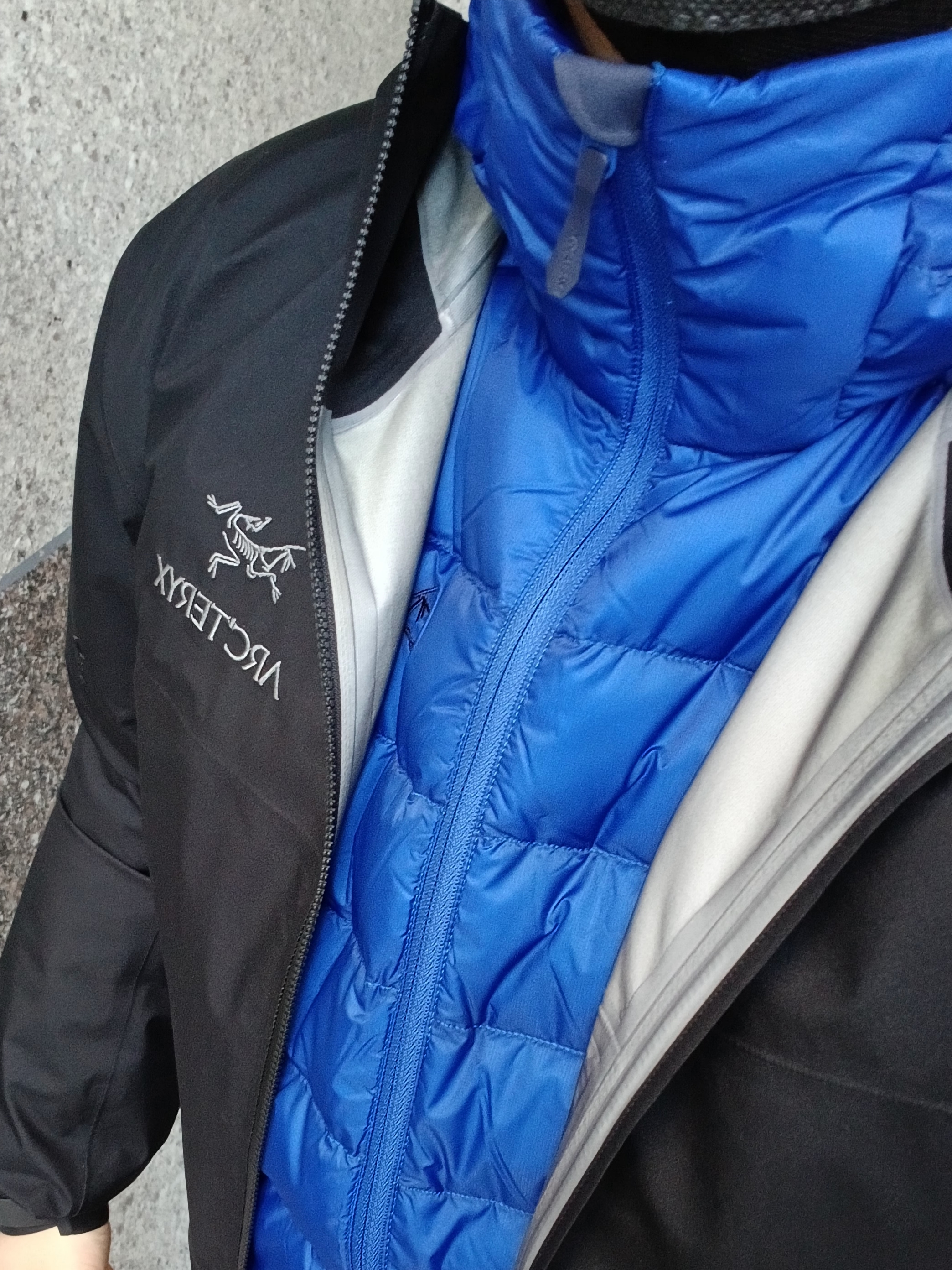 Arc'teryx Bird Word Cap 24K Black, Arc'teryx Beta Jacket Black 착용 스타일 - 4