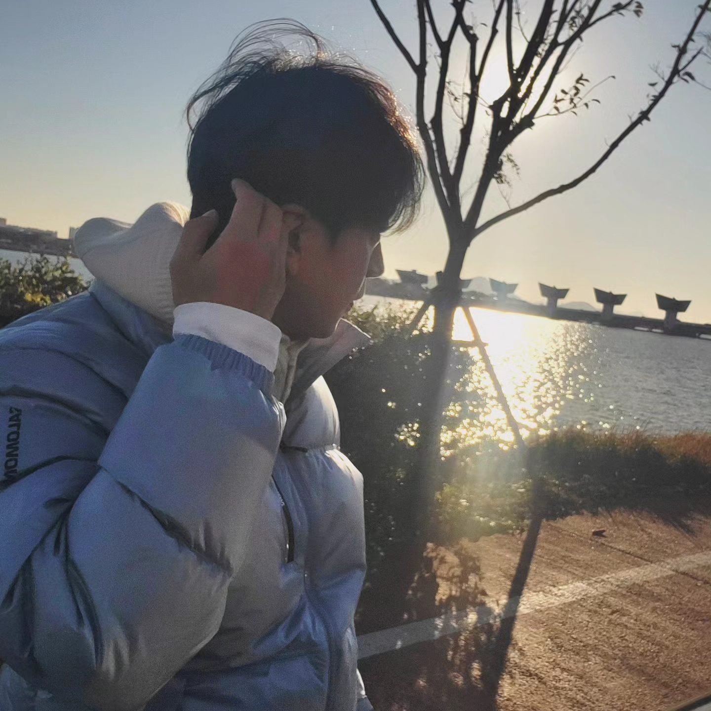 Salomon Contour Down Jacket Light Blue 착용 스타일 - 1