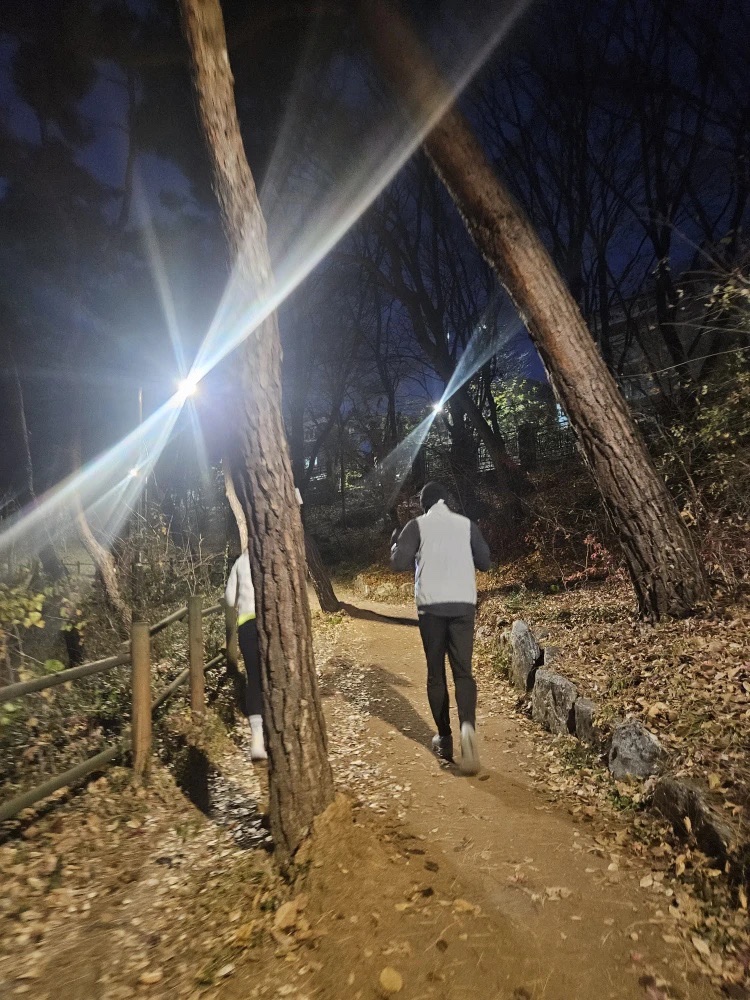 Nike Therma-Fit ADV Repel Down Running Vest Smoke Grey - Asia, On Running x Post Archive Faction (Paf) Cloudmonster Hyper Phantom Apollo 착용 스타일