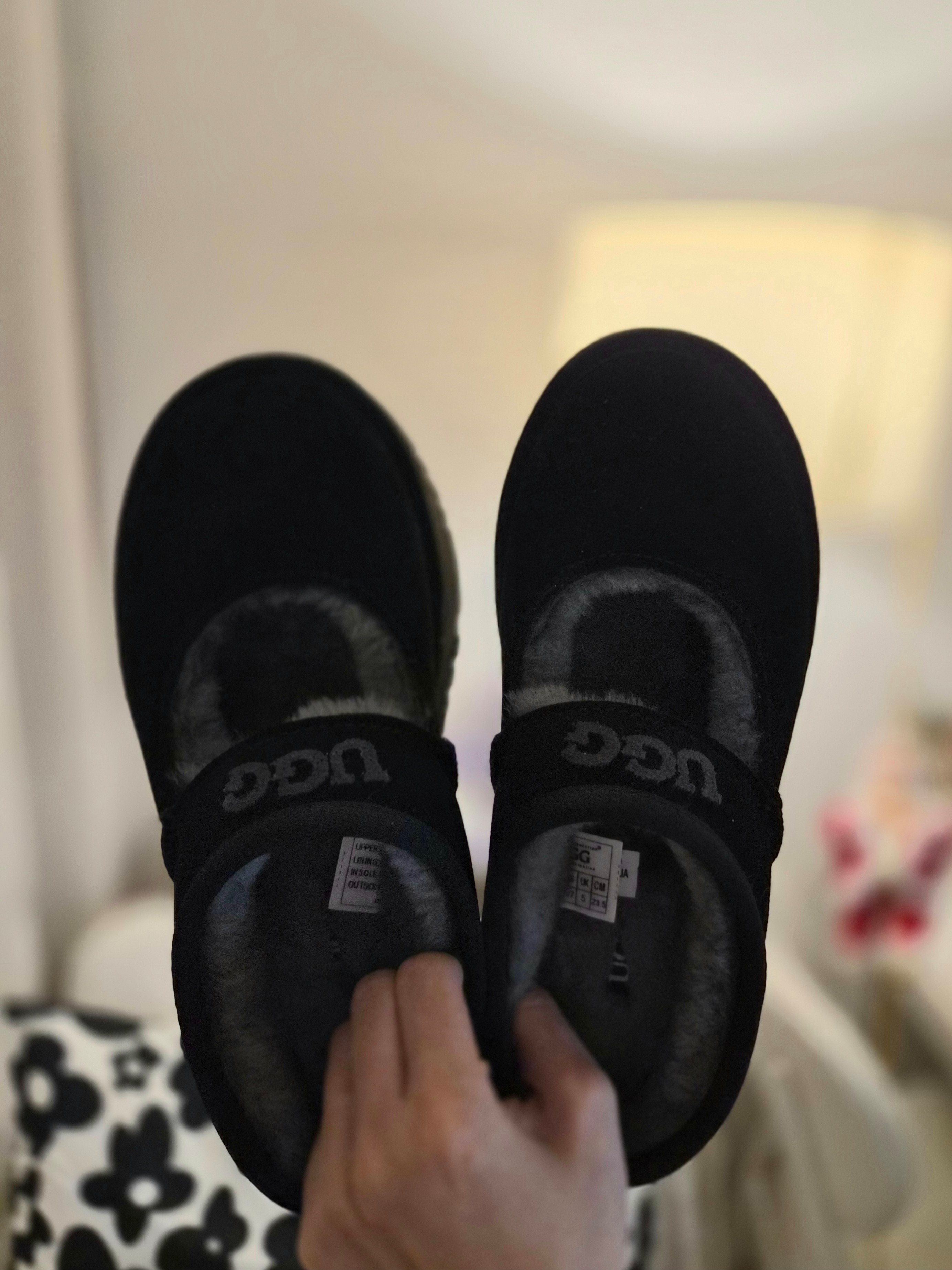 (W) UGG Bea Mary Jane Black 착용 스타일