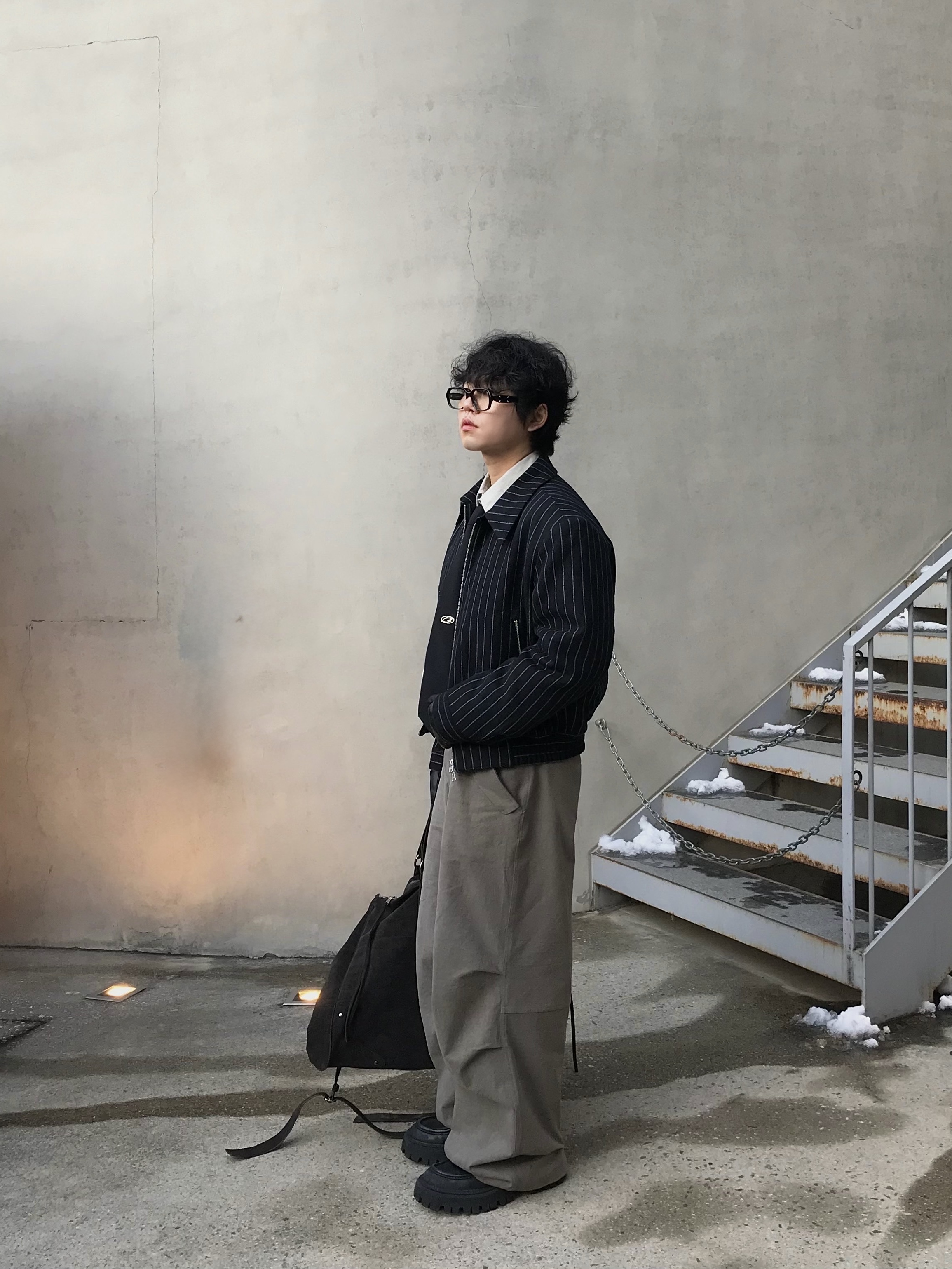Gentle Monster x Maison Margiela MM114 Black Clear, Balenciaga Tractor Loafer Black 착용 스타일 - 3