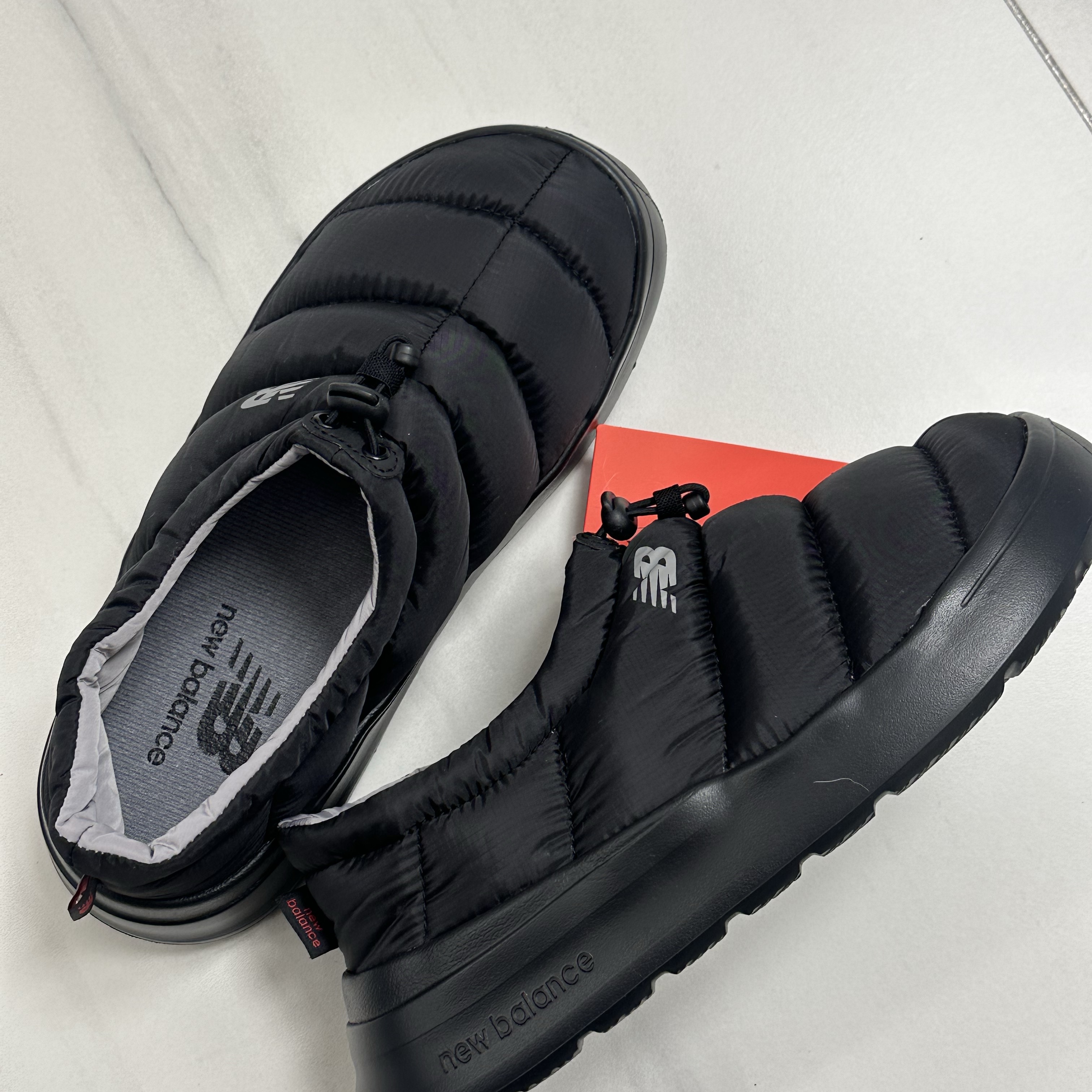 New Balance Sleeping Moc Black 착용 스타일 - 2