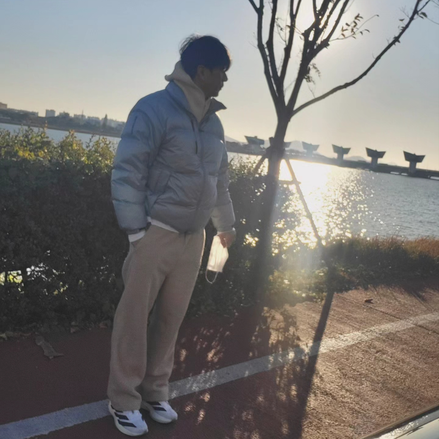 Salomon Contour Down Jacket Light Blue 착용 스타일 - 2