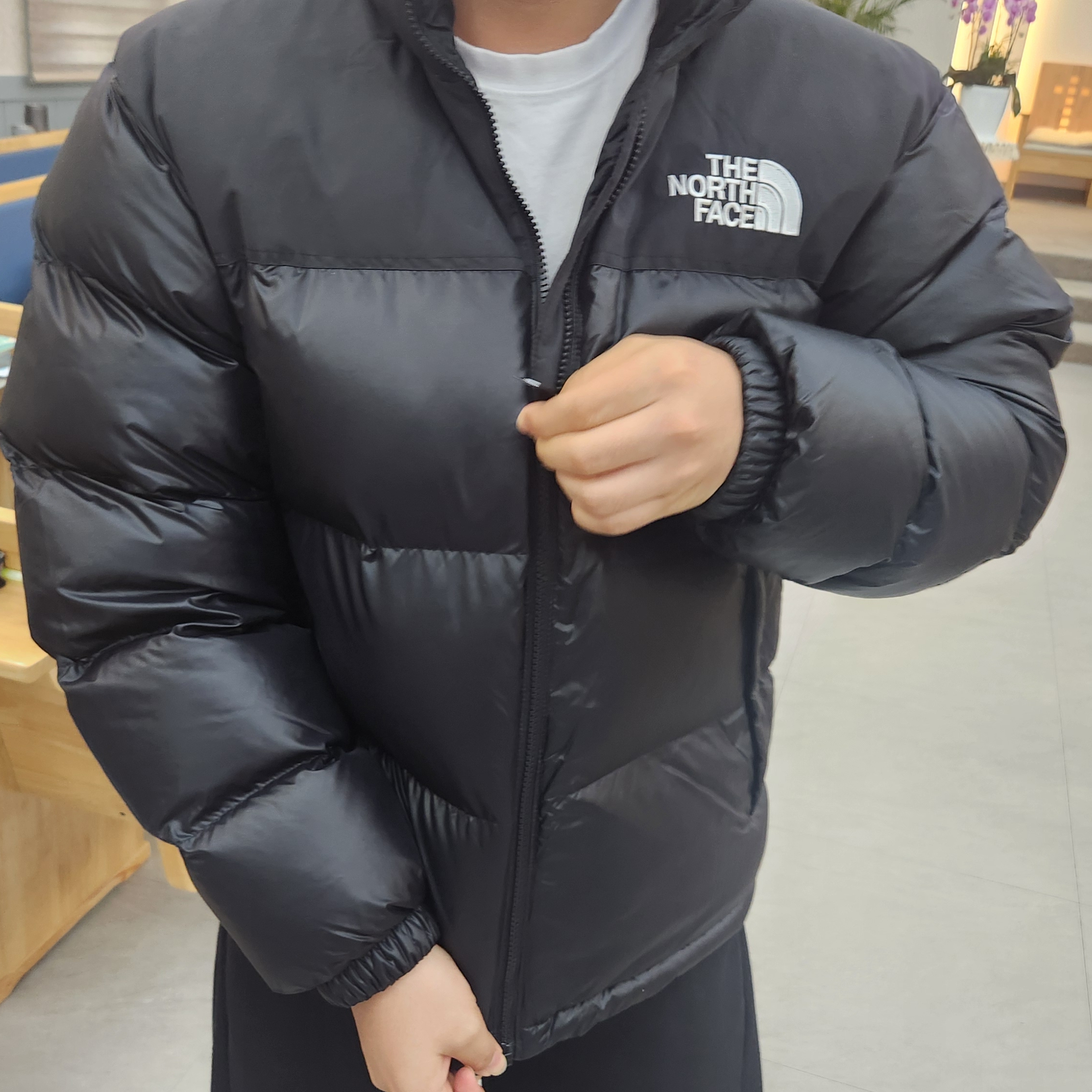 The North Face On Ball Jacket Black 착용 스타일