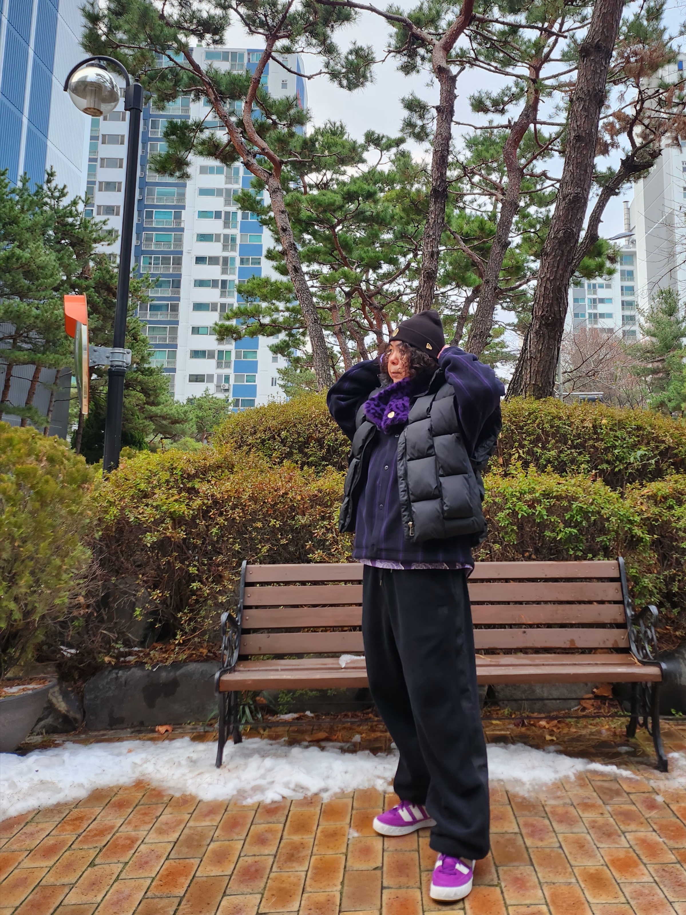 Adidas x Atmos Adimatic Glory Purple, Uniqlo x Needles Fleece Wide Pants Longer Length Black - KR 착용 스타일 - 1