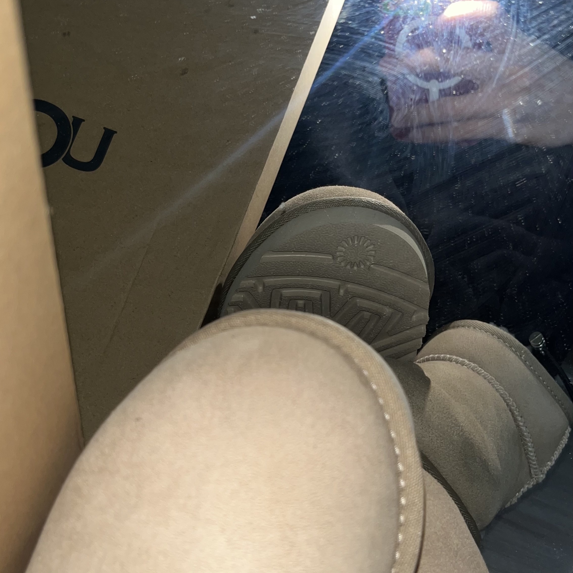 (W) UGG Classic Ultra Mini Boots Sand, Adidas Superstar Core Black White 착용 스타일 - 3