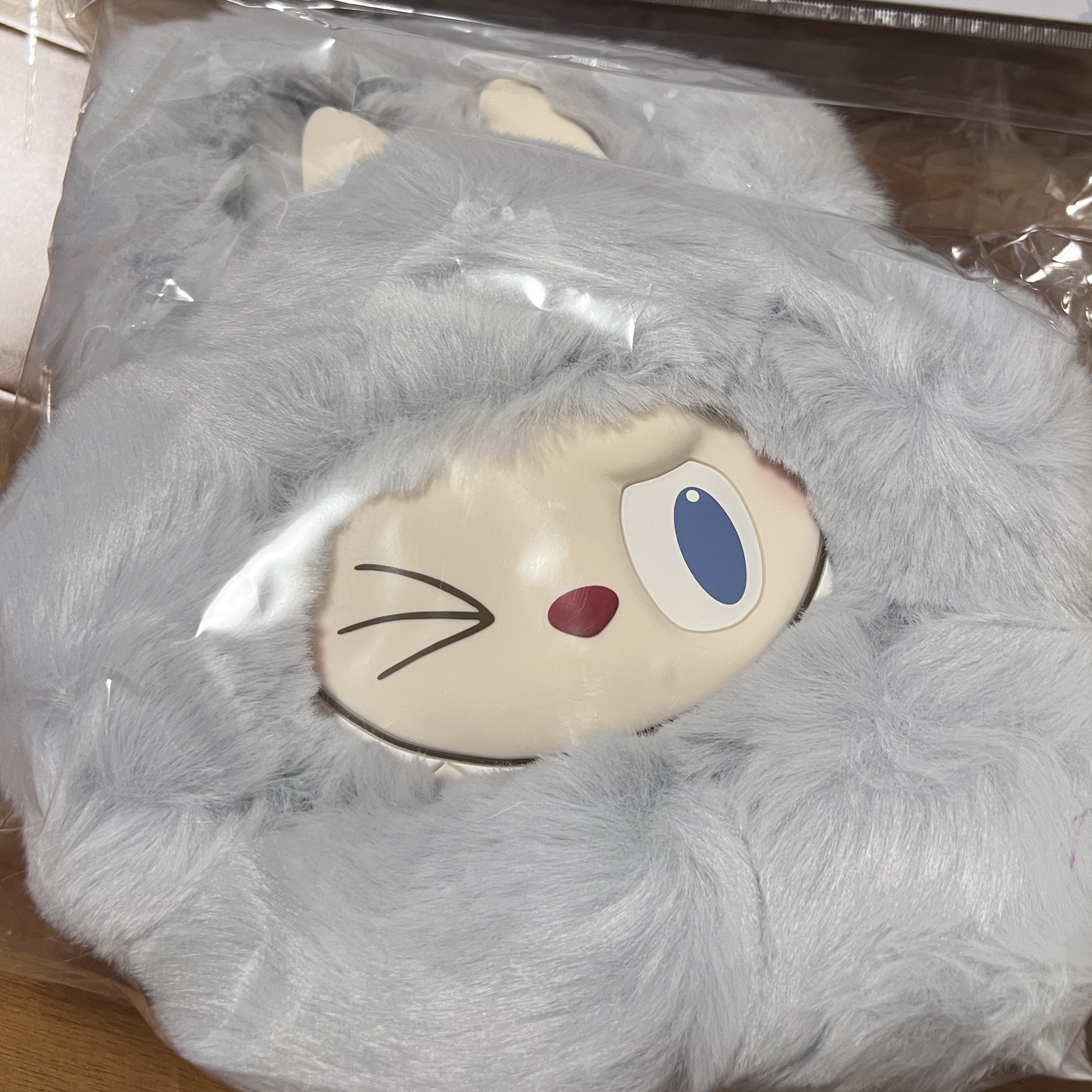 Pop Mart Labubu Classic Bag Series Plush Flower Bag Blue 착용 스타일