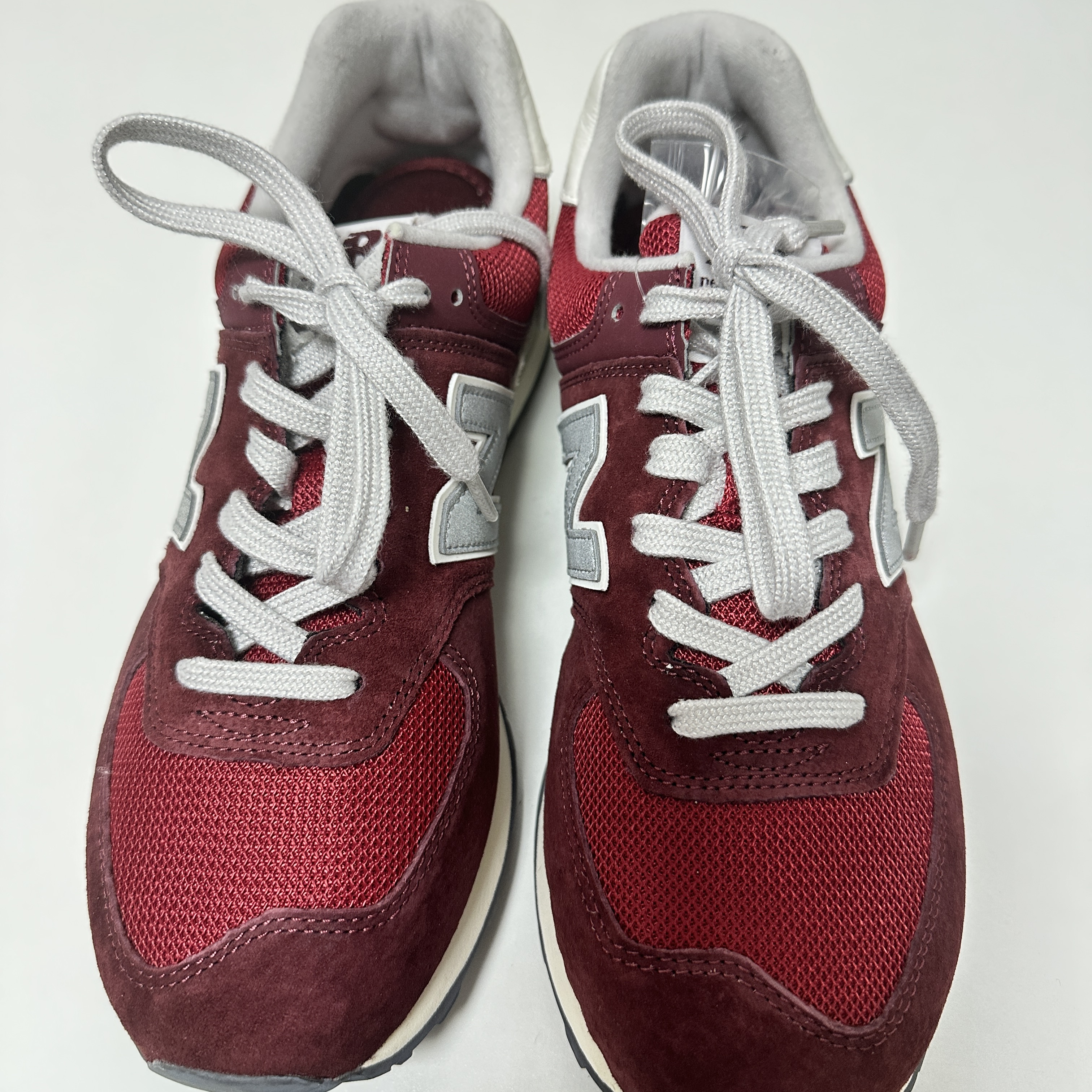 New Balance 574 Classics Lunar New Year Classic Crimson 착용 스타일