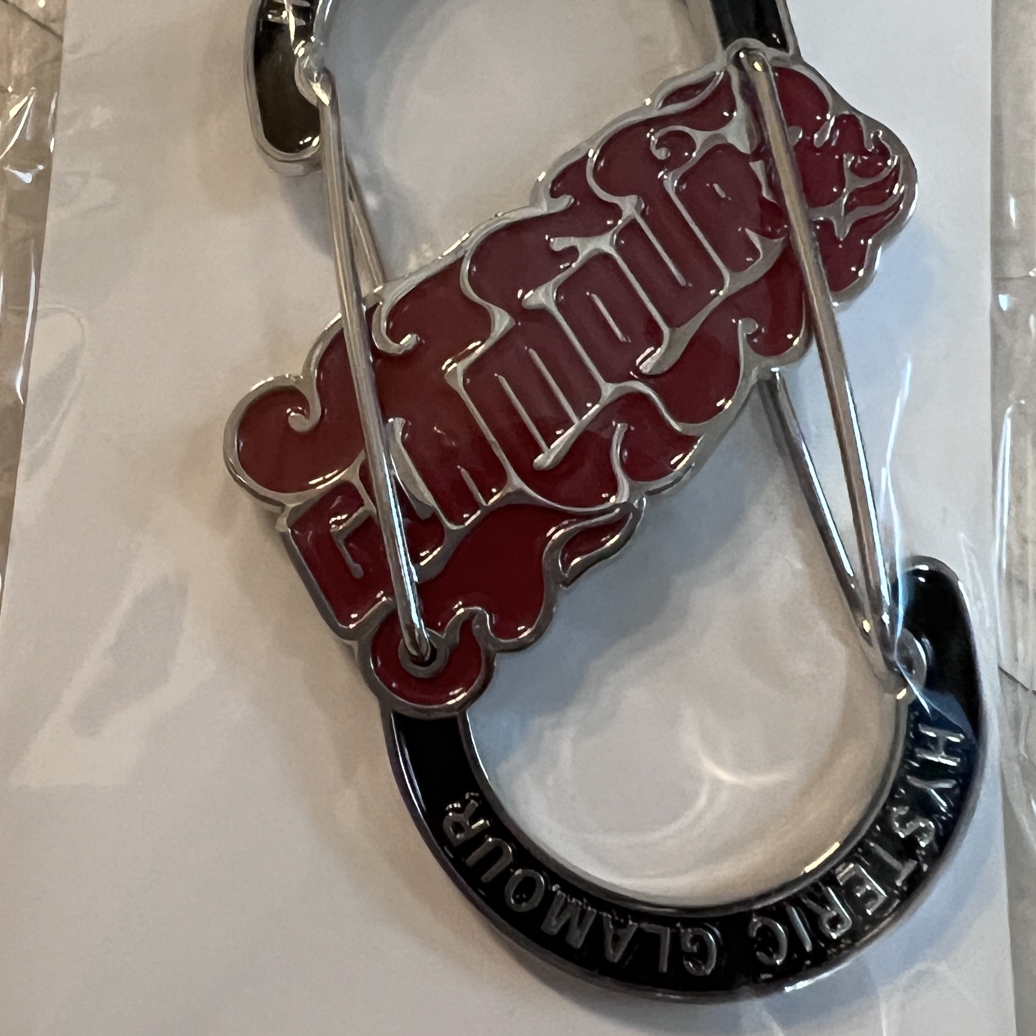 Hysteric Glamour Flame Logo Carabiner Keychain Black 착용 스타일