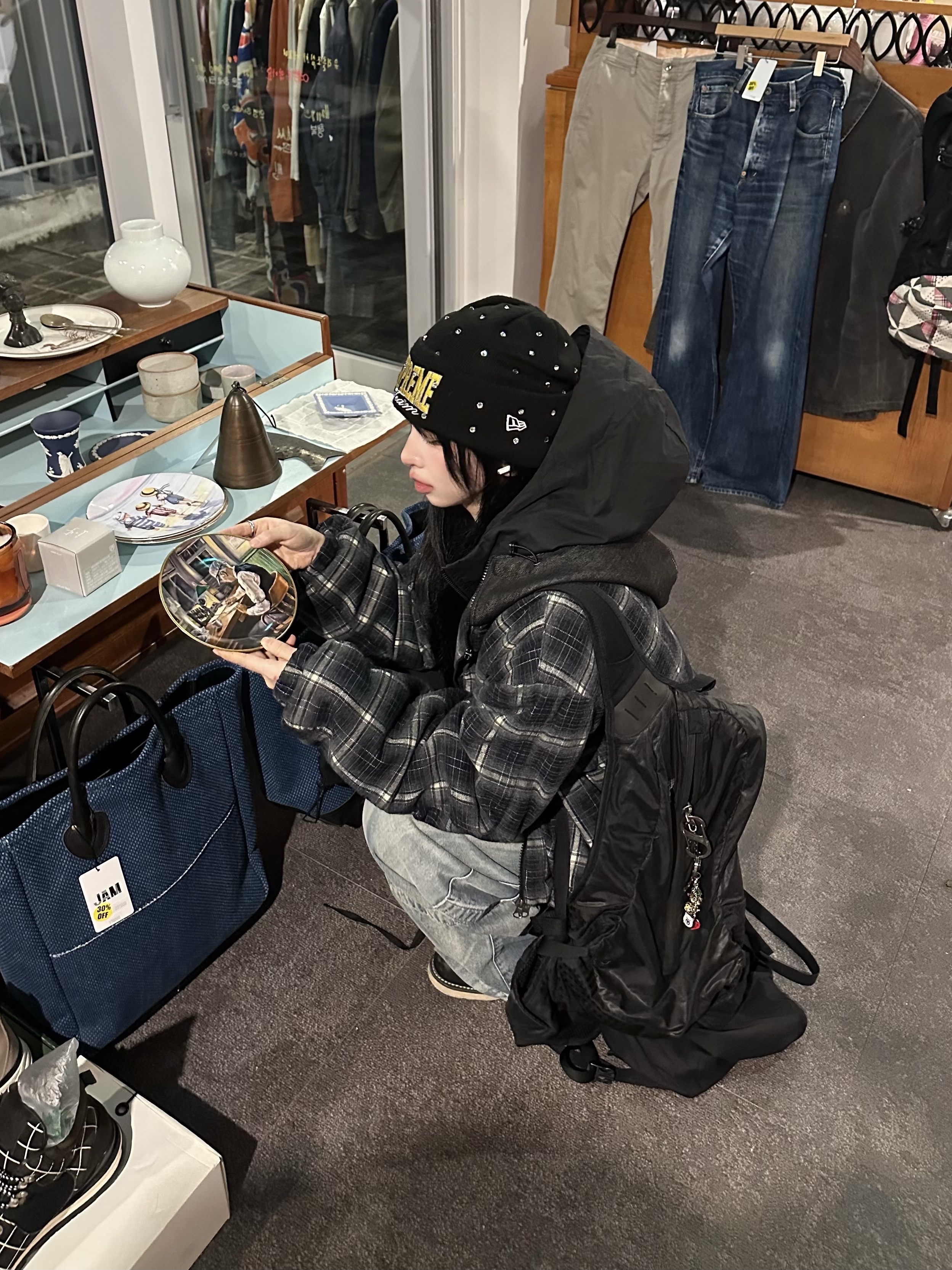 Supreme New Era Rhinestone Beanie Black - 21FW, Red Wing 6 Inch Moc Toe 9874 Black Klondike - D 착용 스타일 - 3