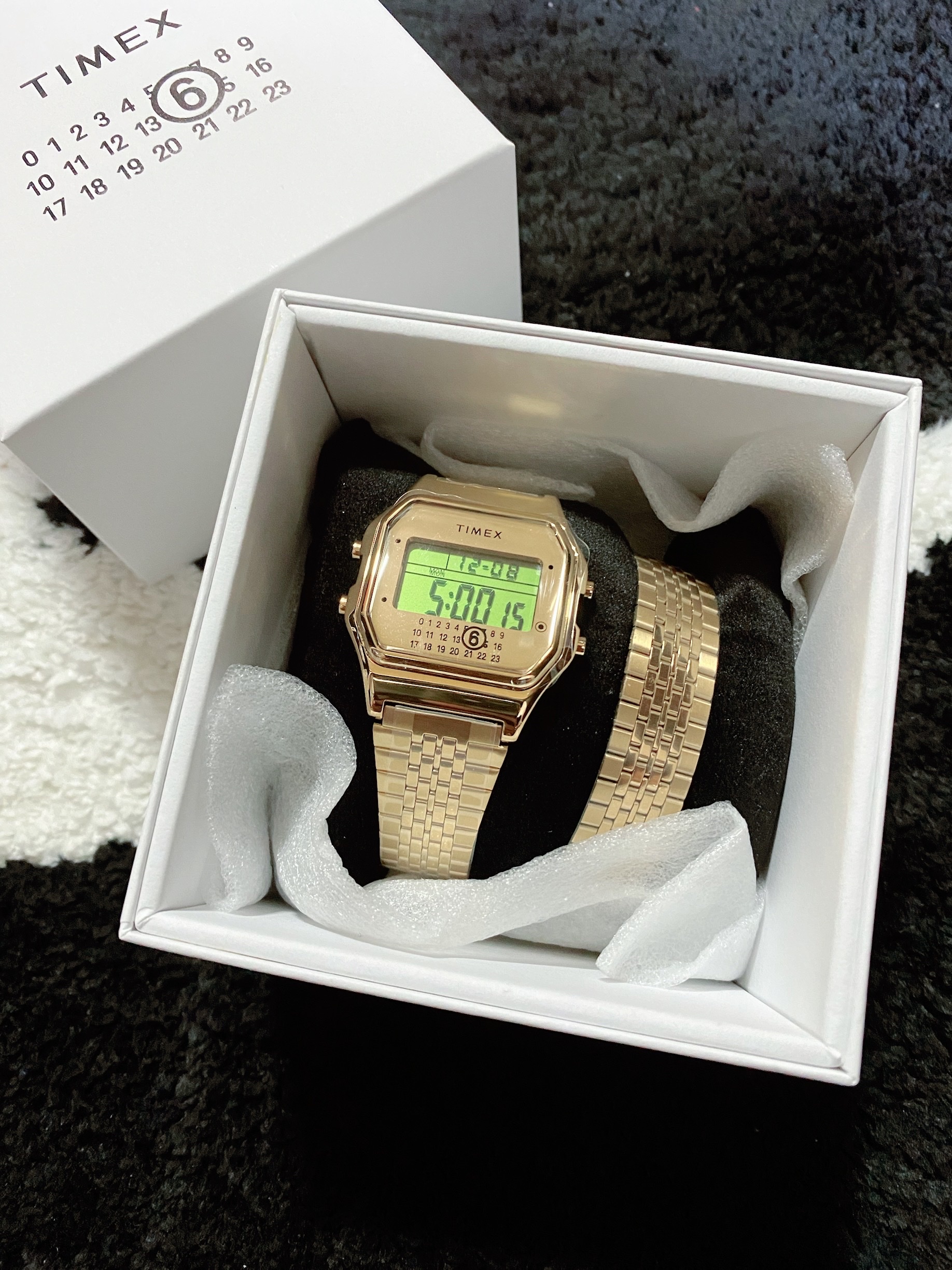 Timex x MM6 Maison Margiela T80 Gift Set Stainless Steel Gold 착용 스타일