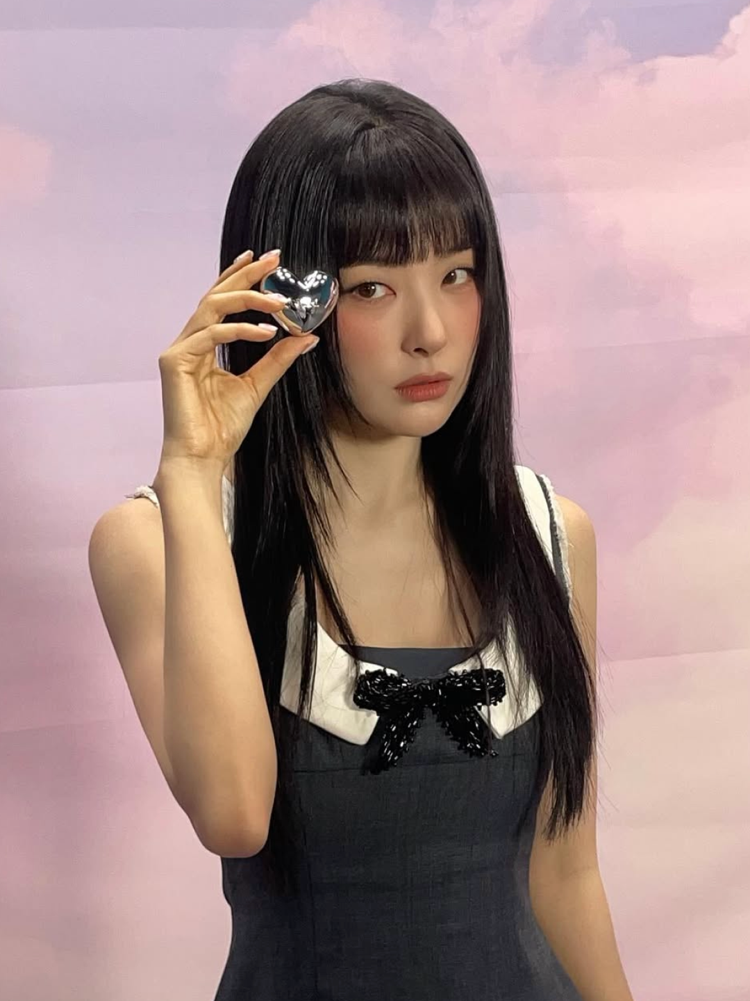 Yves Saint Laurent Ink Vinyl Tint 444 Dizzy Berry, Yves Saint Laurent Ink Vinyl Tint 440 Blush Connection 착용 스타일 - 3