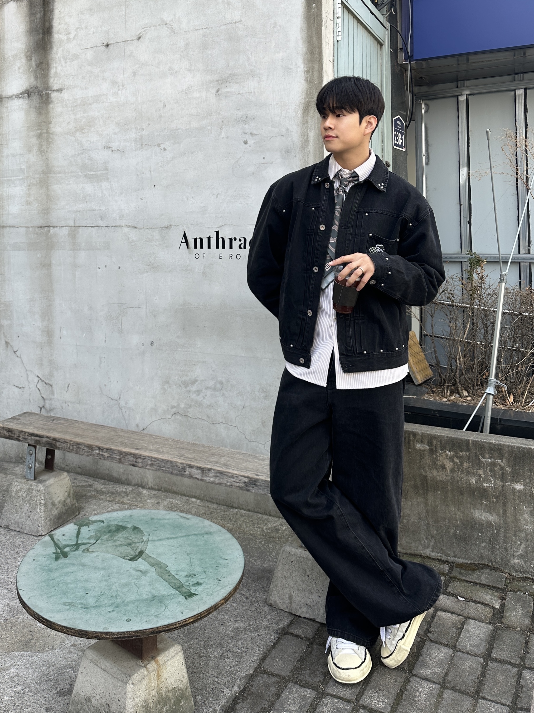 Maison Mihara Yasuhiro Peterson VL OG Sole Canvas Low-top Sneakers White 착용 스타일 - 1