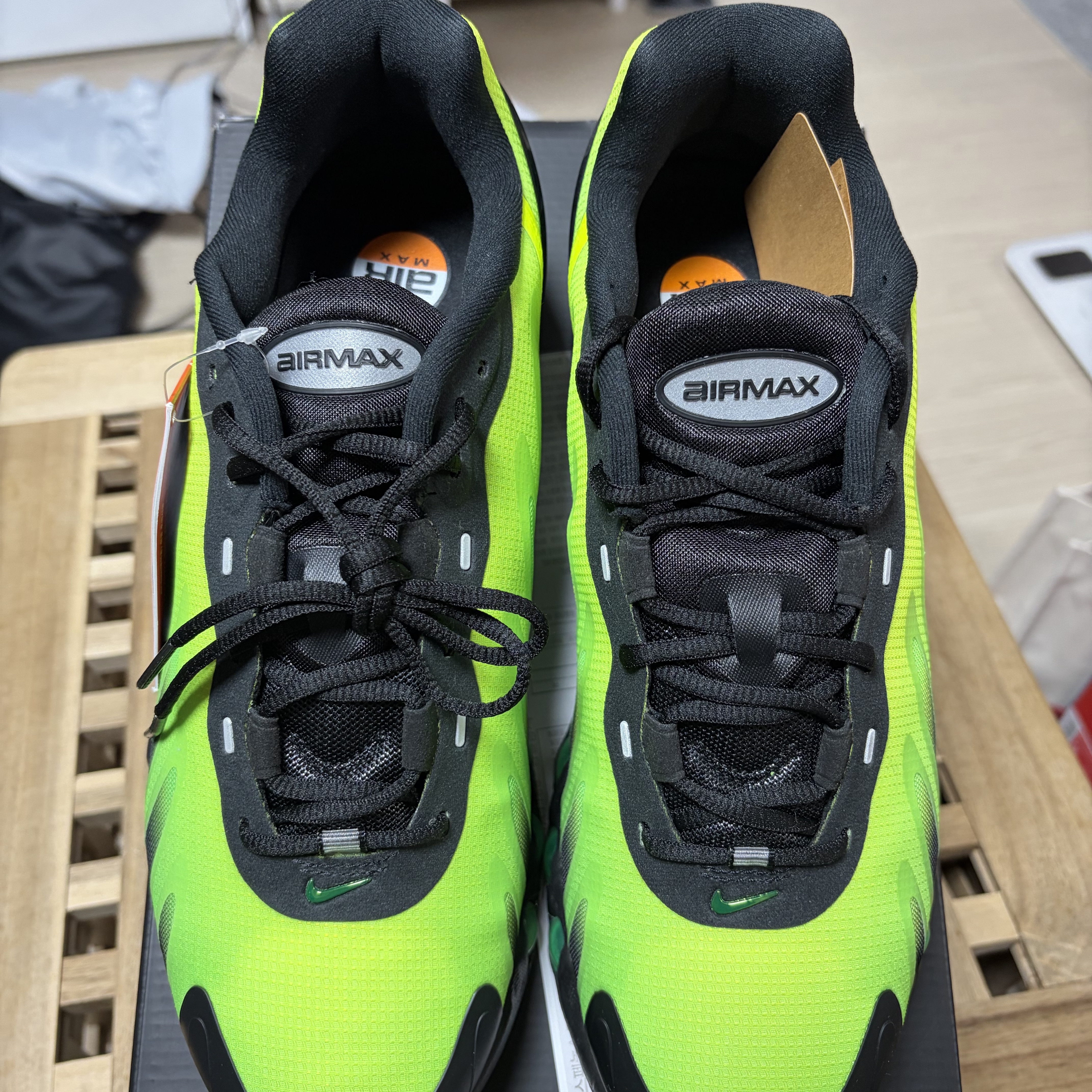 Nike Air Max Dn8 Black Green Strike 착용 스타일 - 4