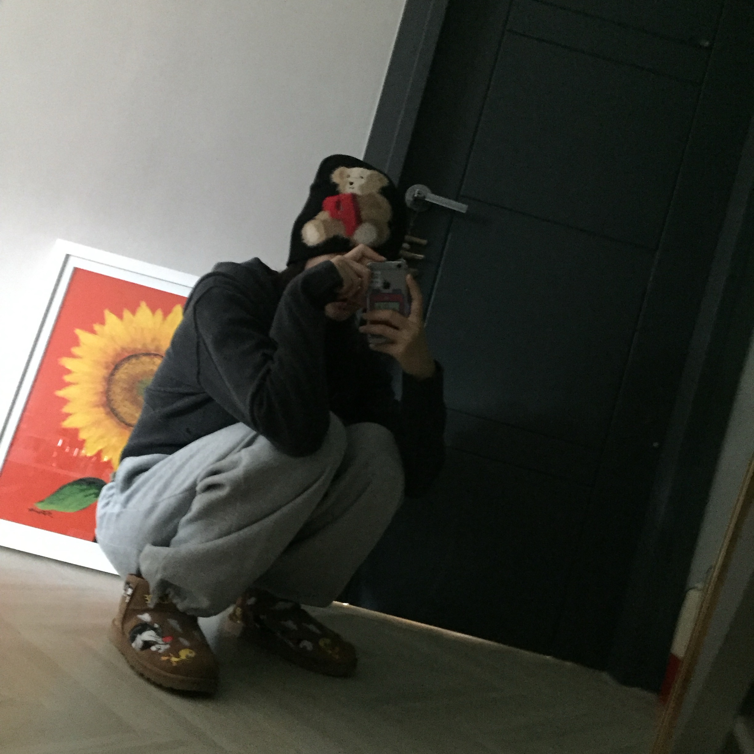 Palace P Bear Nein Cuff Beanie Black - 25FW, UGG x Palace x Looney Tunes Ultra Mini Boot Chestnut 착용 스타일 - 2