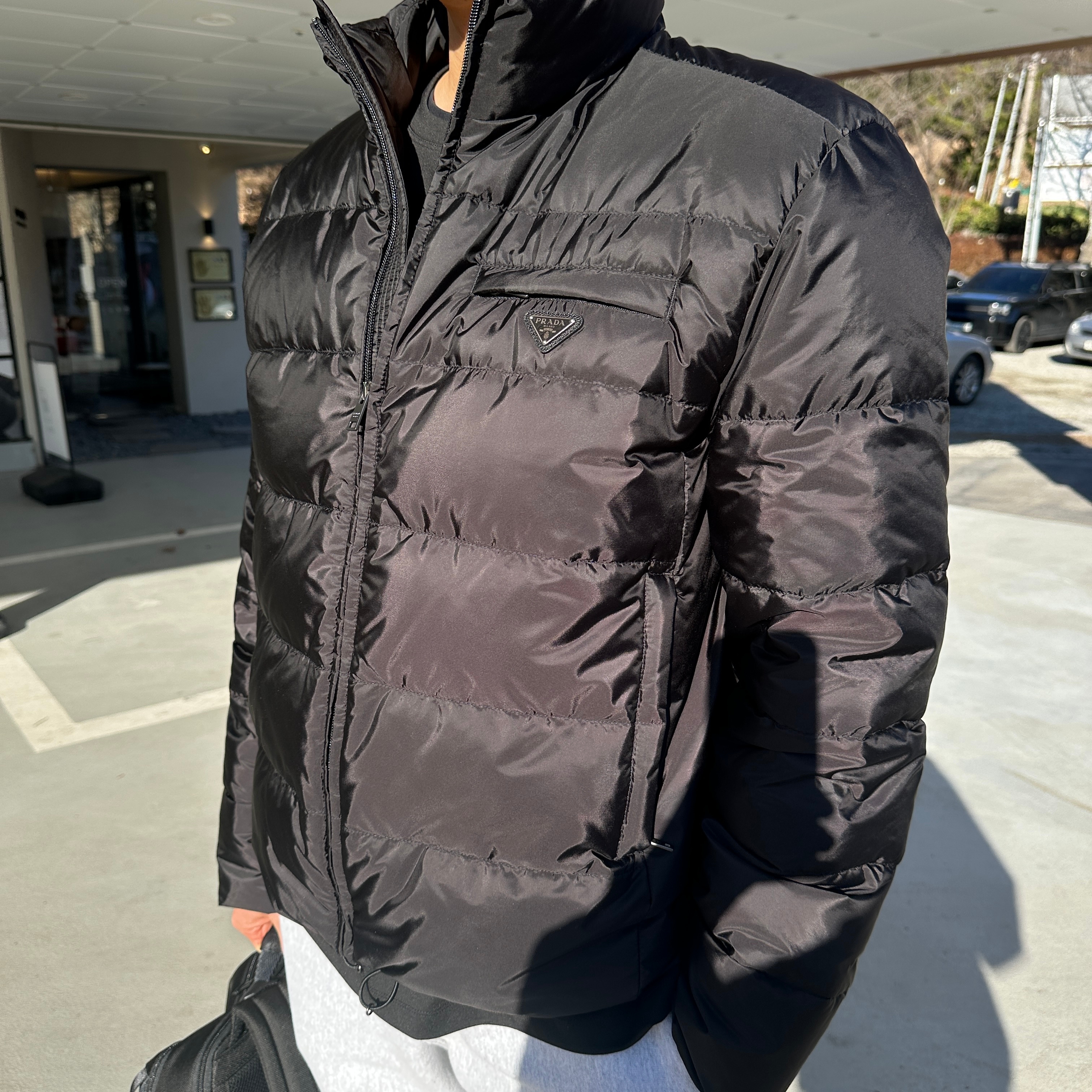 Prada Re-Nylon Down Jacket Black 착용 스타일 - 1