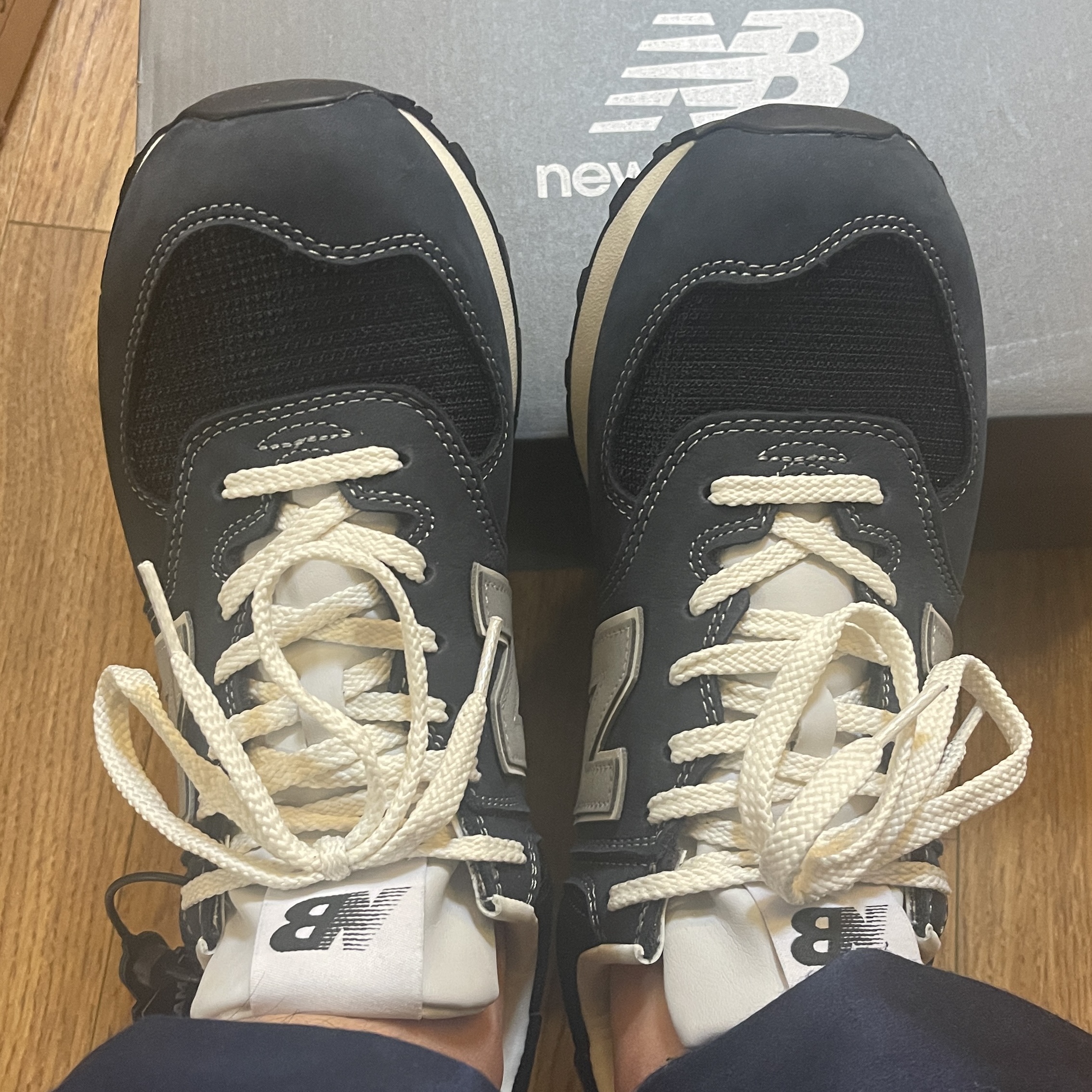 New Balance x Pottery 574 Premium Hard Navy 착용 스타일