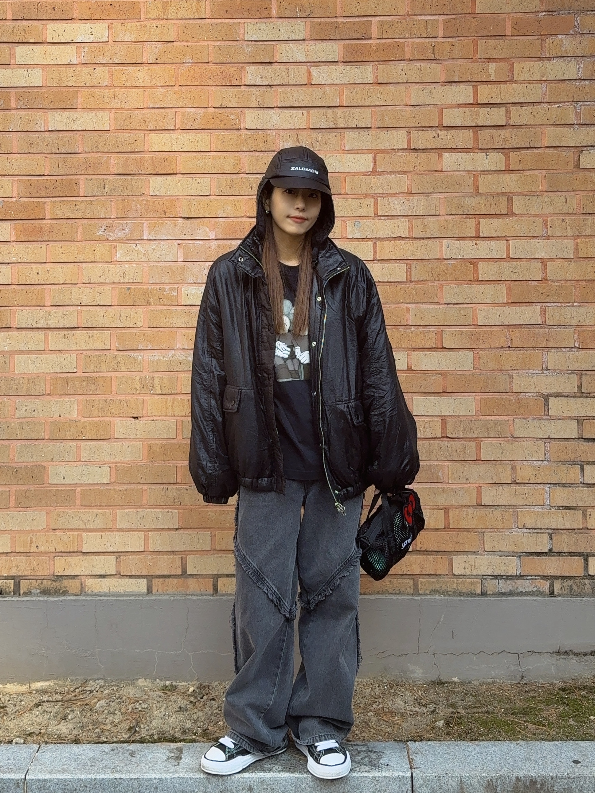 Salomon Thermo Trapper Hat Black, Supreme Mesh Mini Duffle Bag Black - 25SS 착용 스타일 - 2