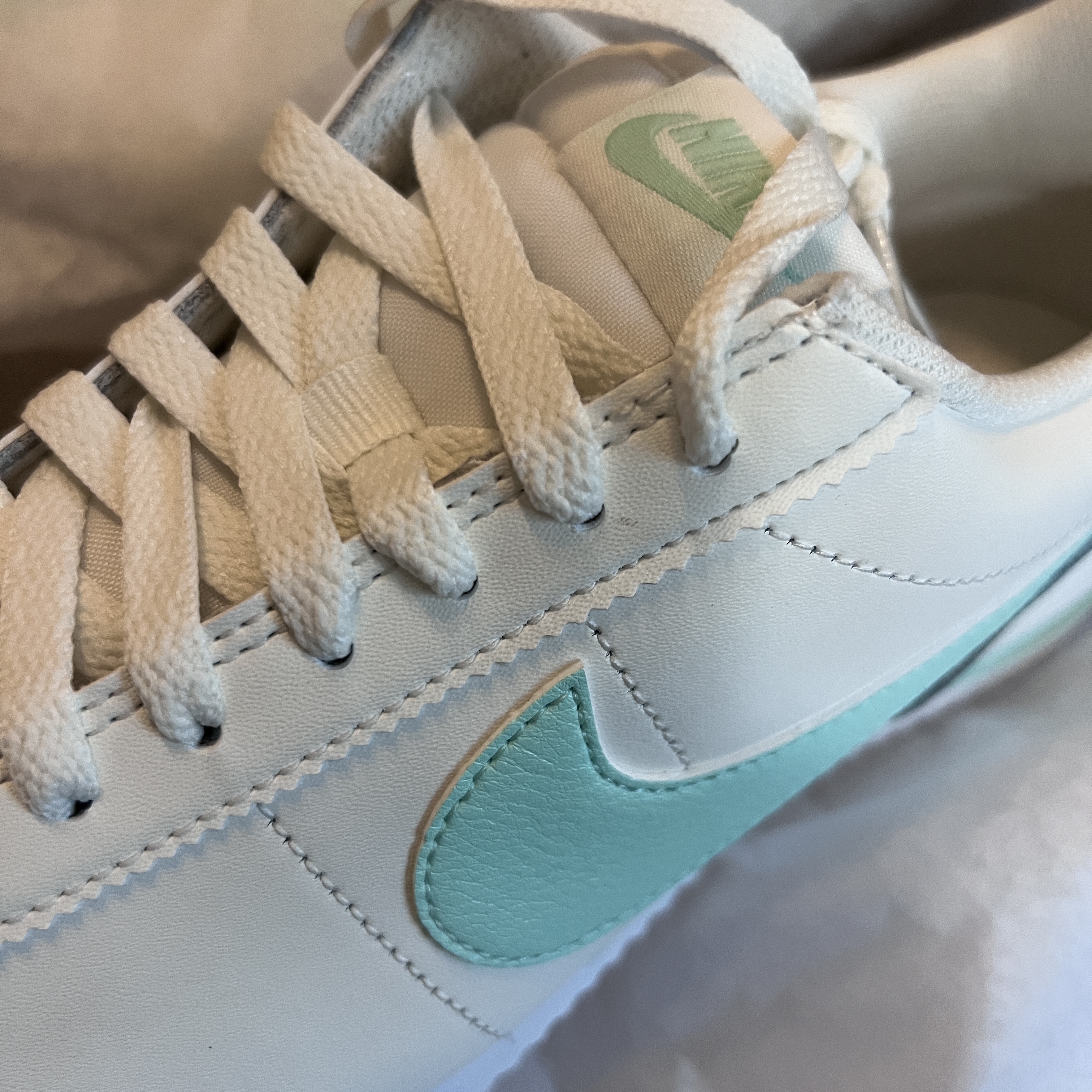(W) Nike Cortez Leather Sail White 착용 스타일